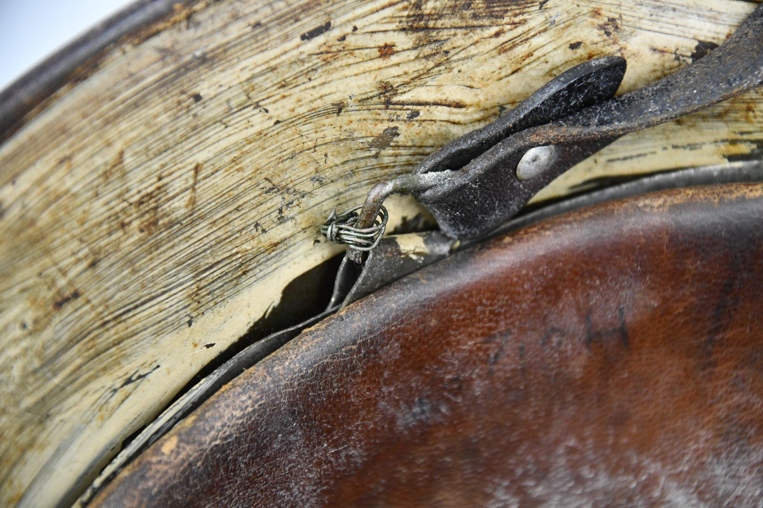 M40 Luftwaffe white winter camouflage helmet ET64 — image 23
