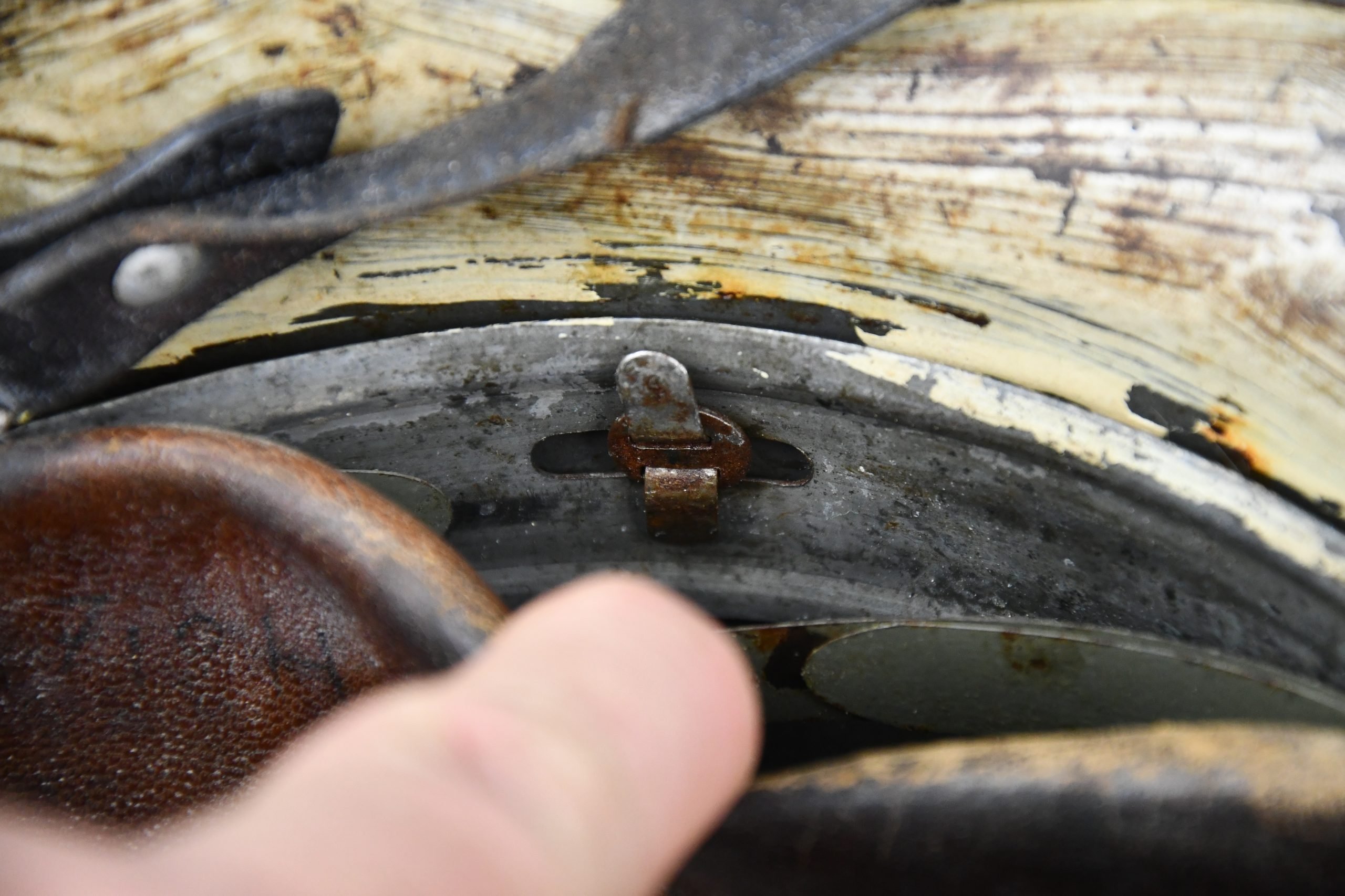 M40 Luftwaffe white winter camouflage helmet ET64 — image 24