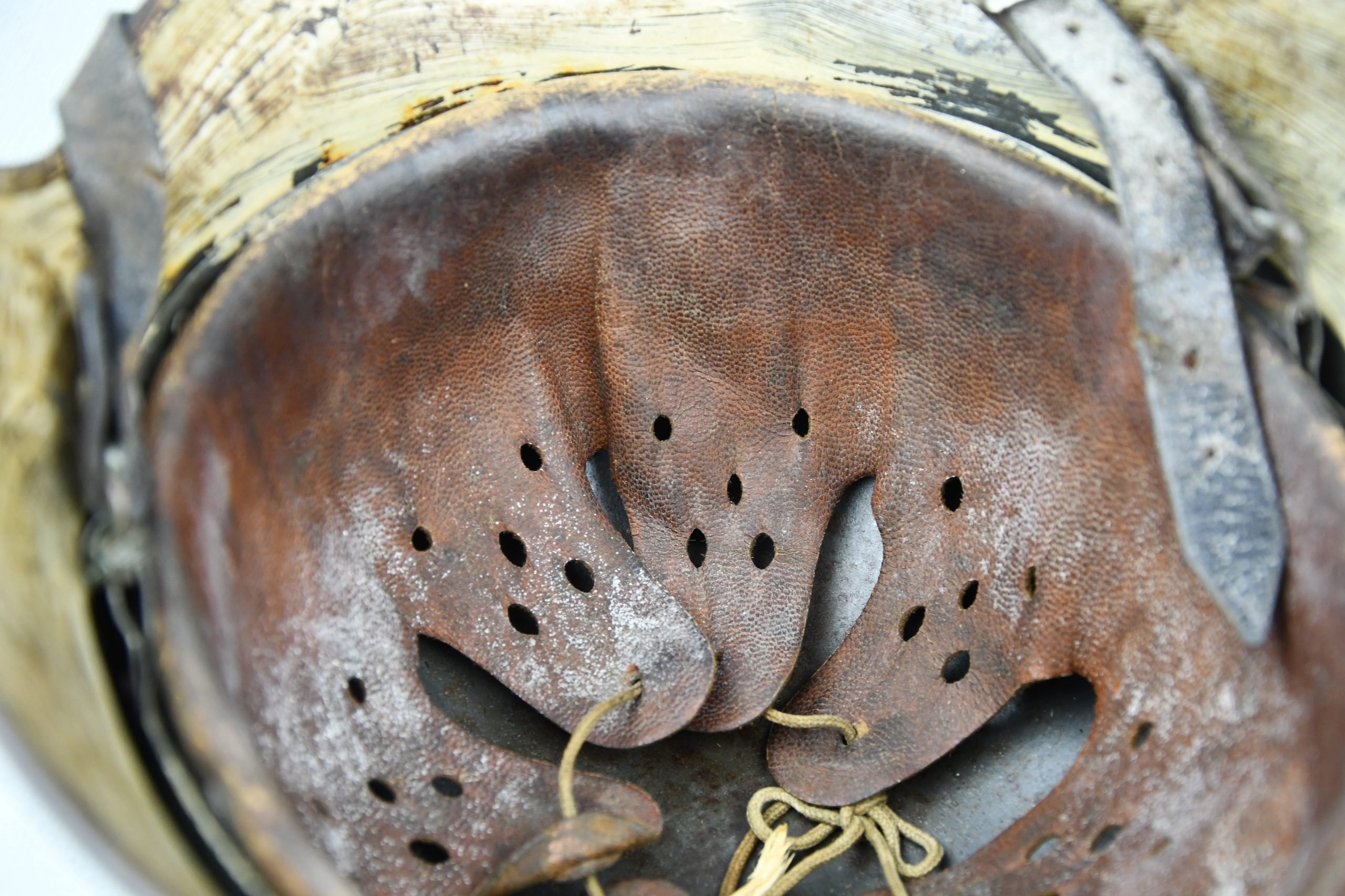 M40 Luftwaffe white winter camouflage helmet ET64 — image 28