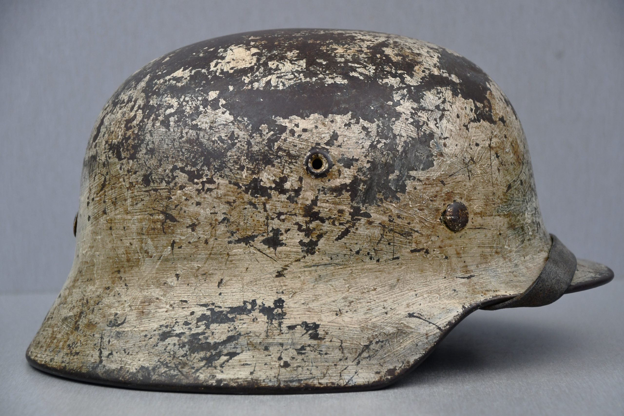 M40 Luftwaffe white winter camouflage helmet ET64 — image 3