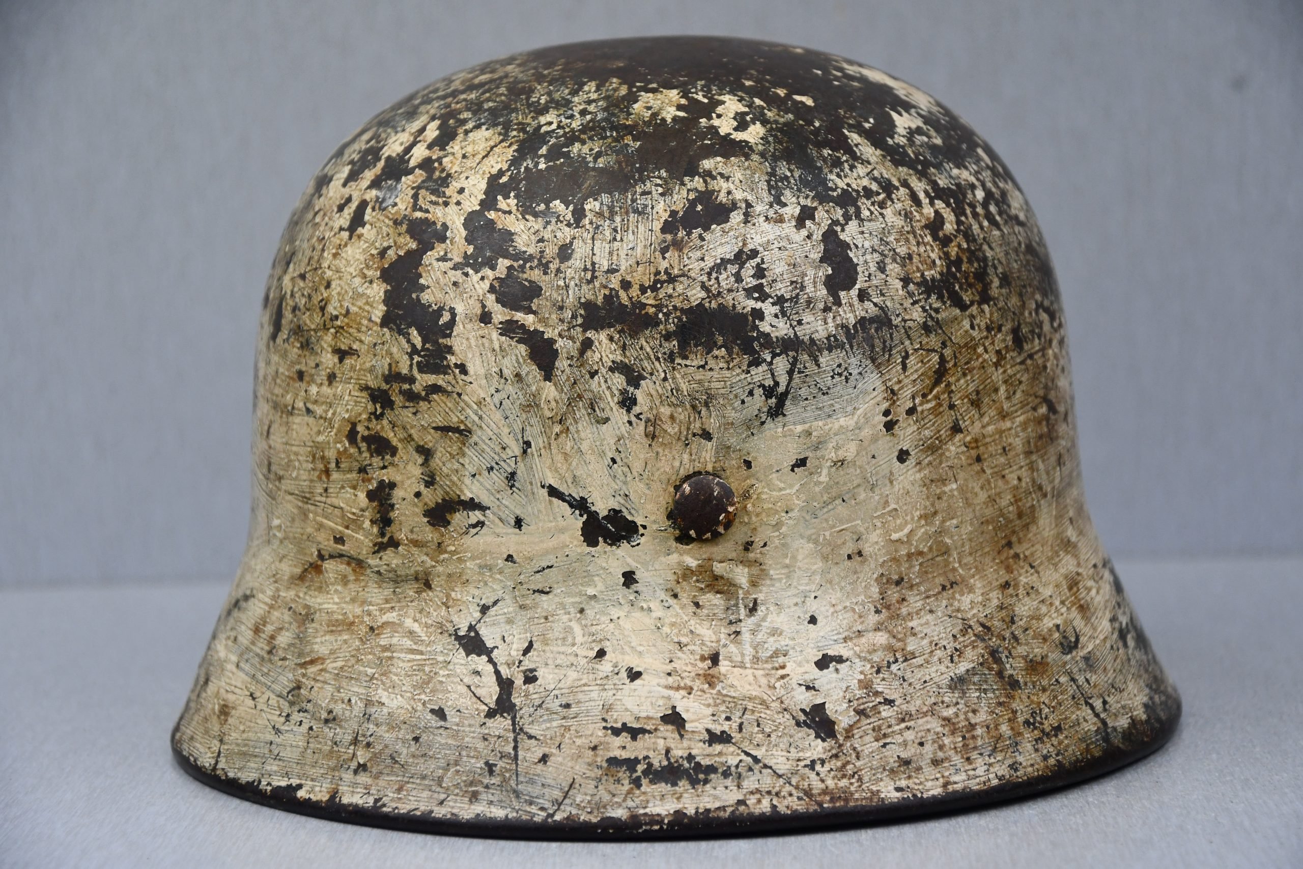 M40 Luftwaffe white winter camouflage helmet ET64 — image 4