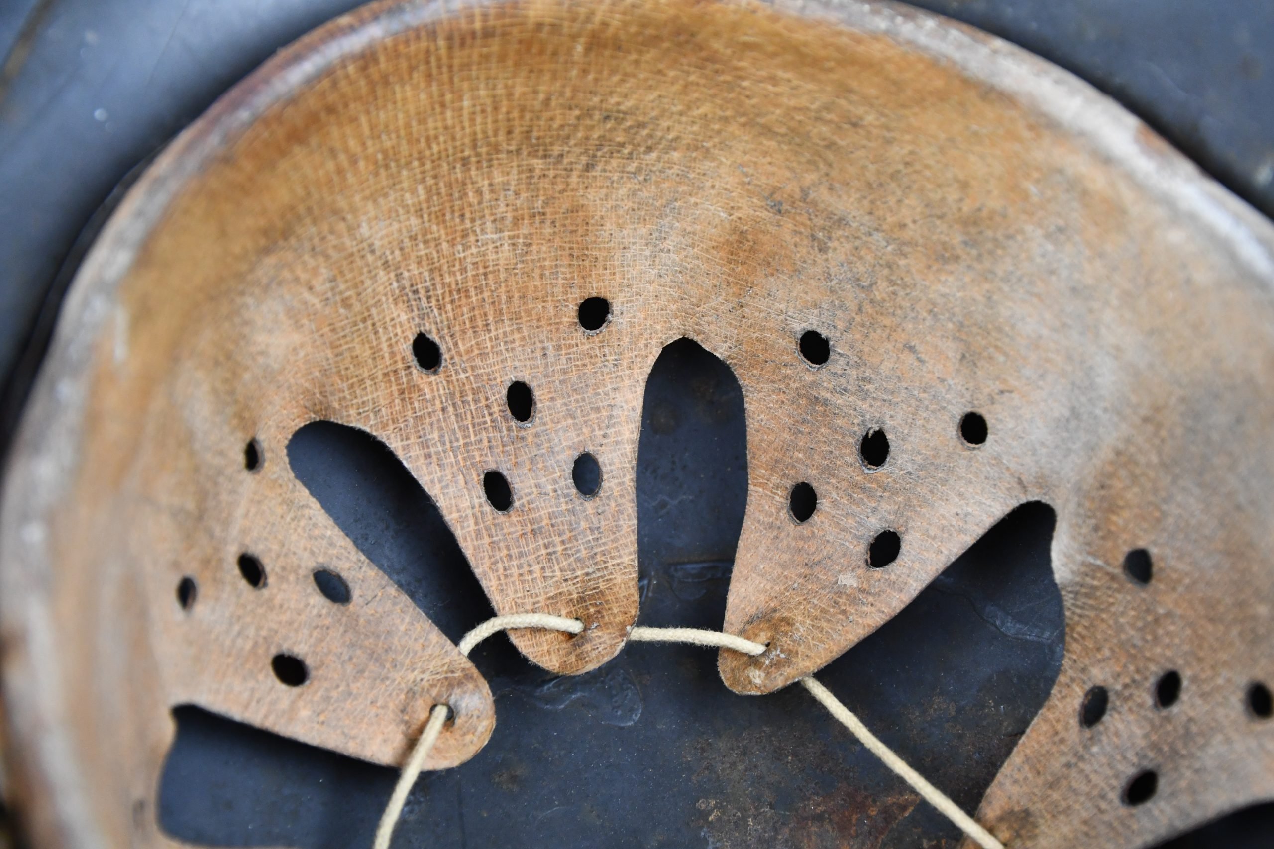 M40 Heer/Waffen-SS no decal steel helmet Q66 — image 10