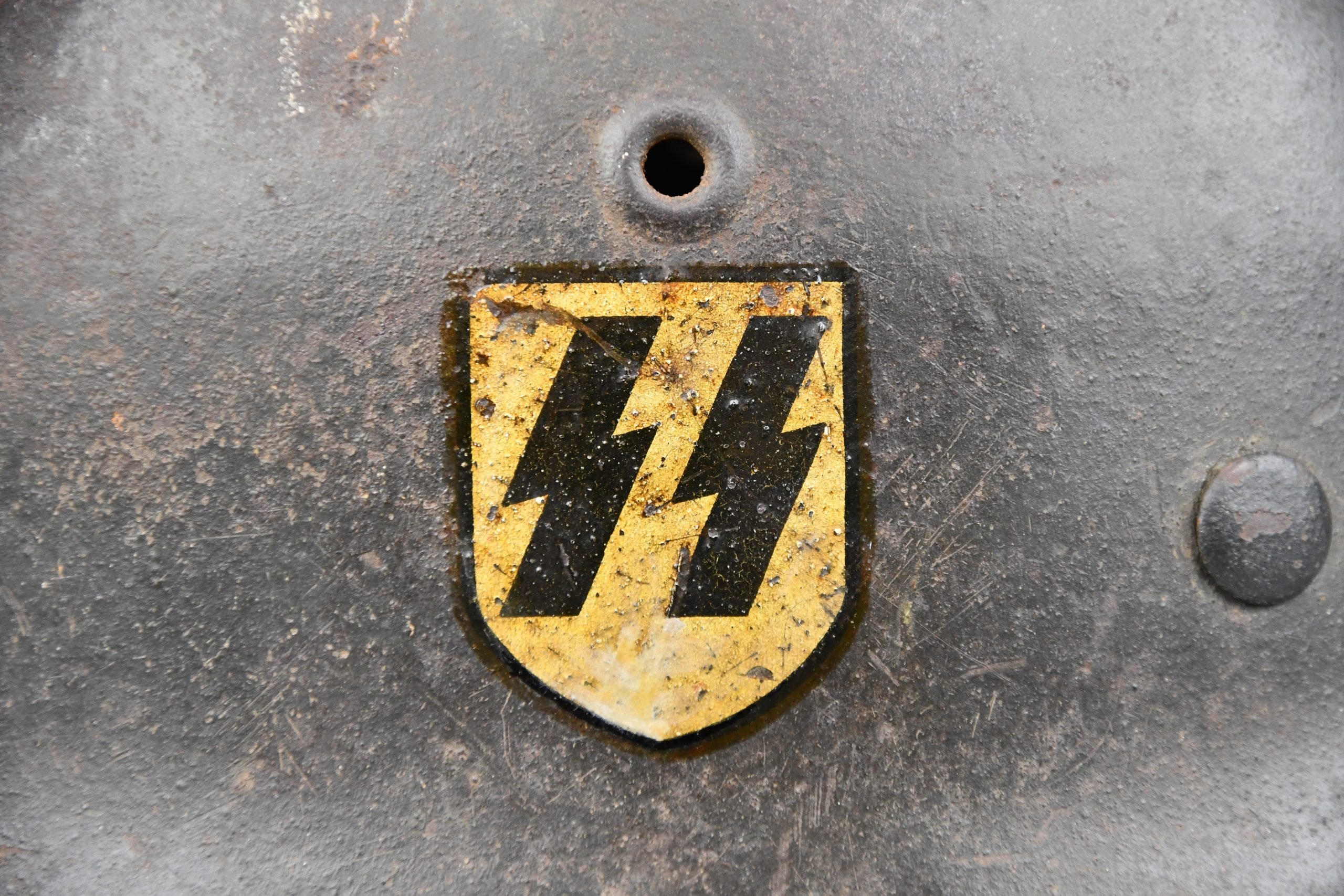 M42 Waffen-SS single decal steel helmet ckl64 — image 2