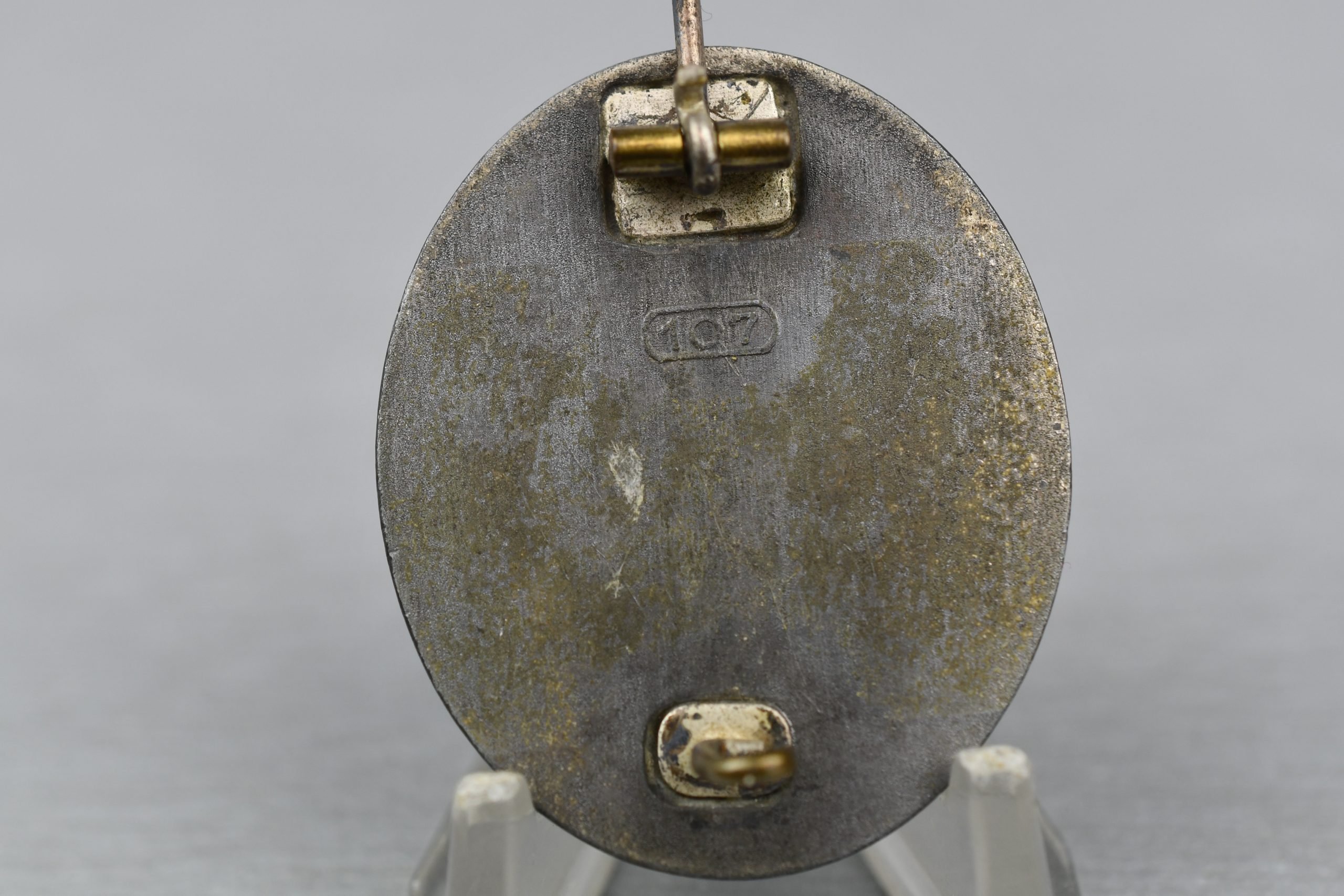 Silver wound badge by Carl Wild '107' — image 3