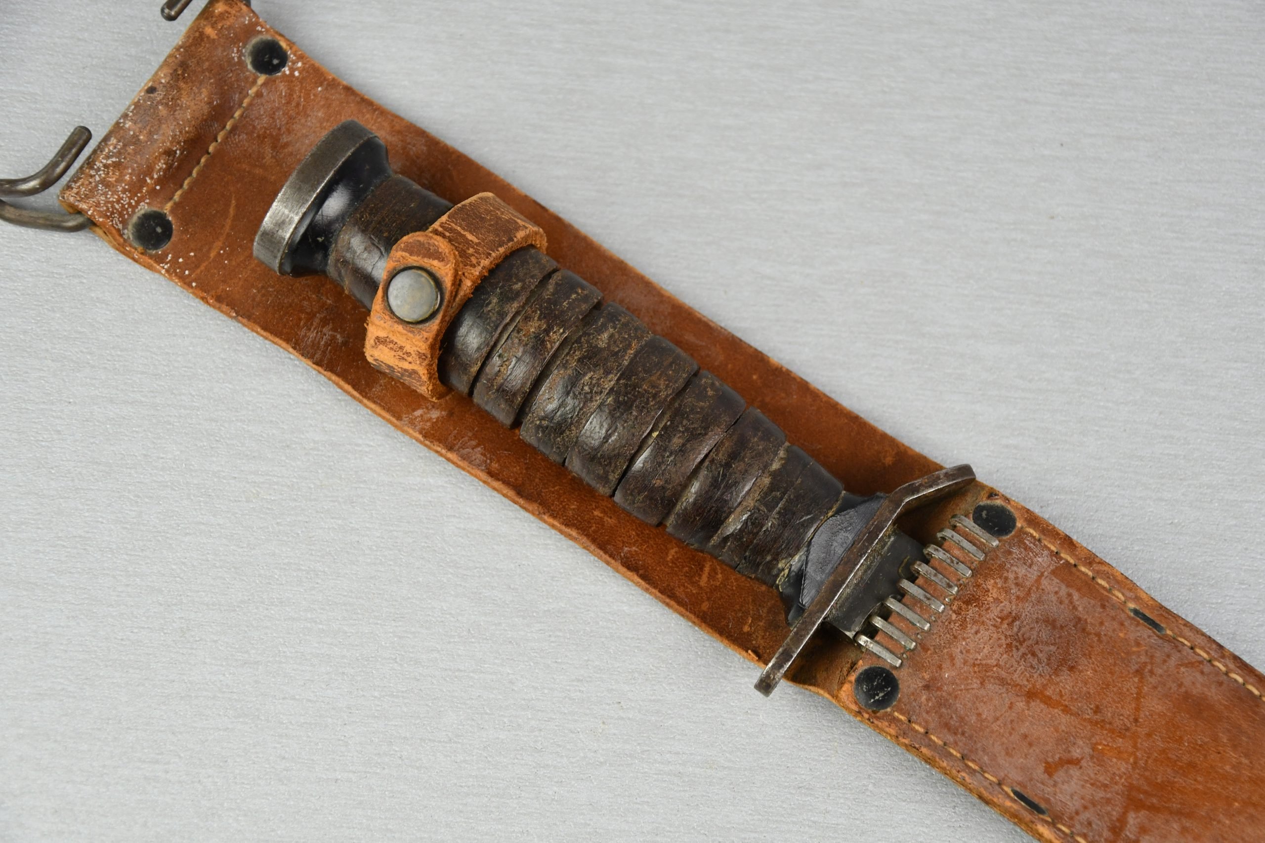 US WW2 M3 Trench Knife & M6 Scabbard — image 2