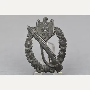 Infantry assault badge 'Infanterie-Sturmabzeichen' in silver by S.H.u.C.o.