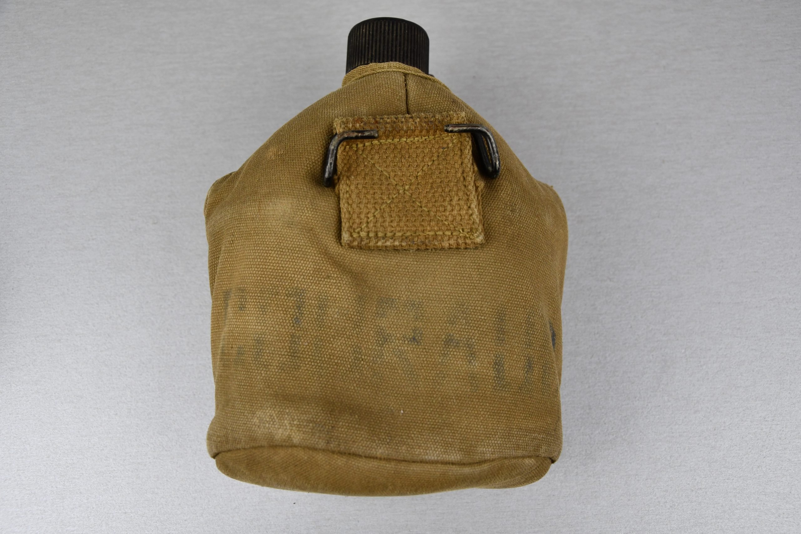 US WW2 M-1910 canteen with cover 1943 — image 2
