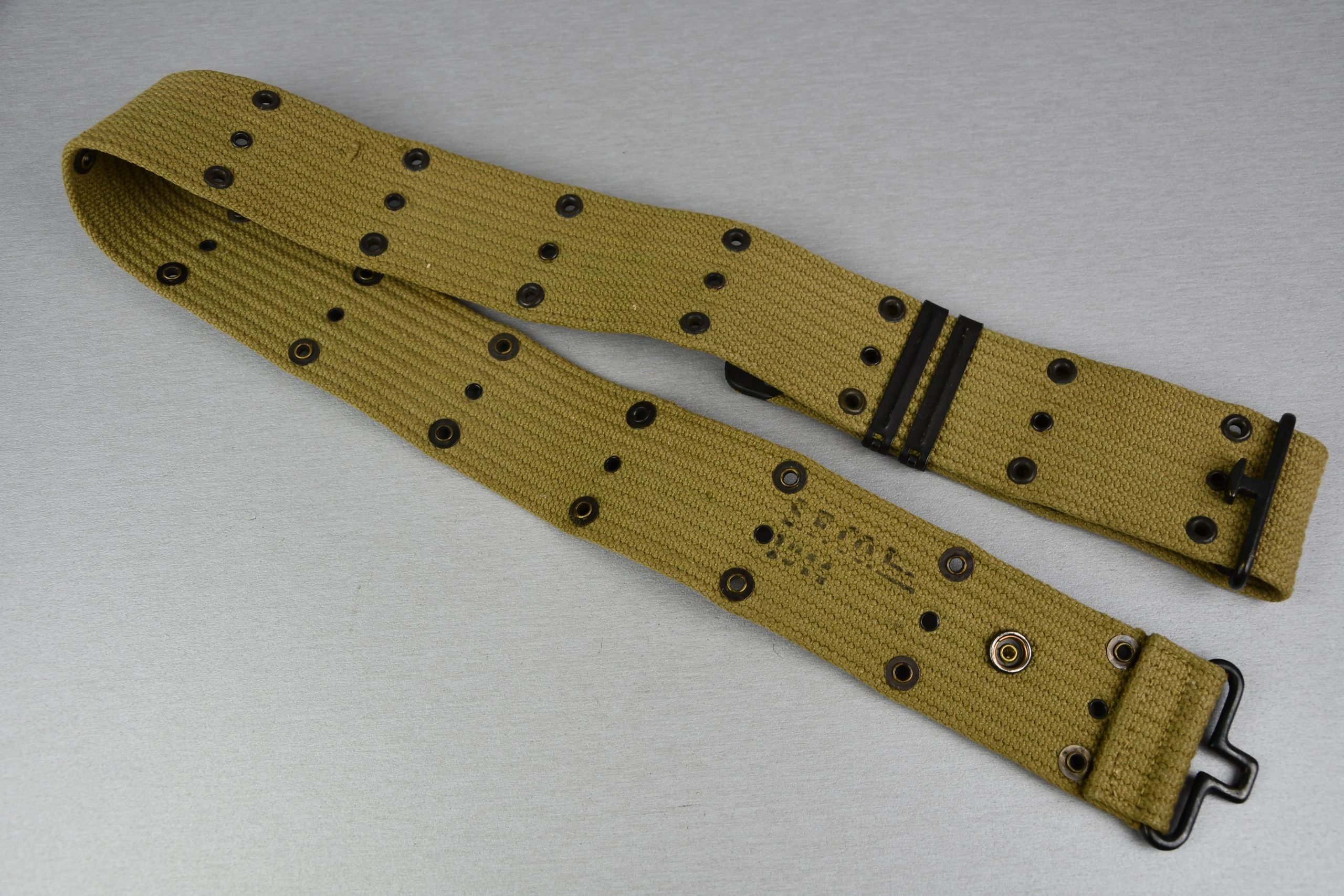 MINT US WW2 M-1936 pistol belt 1944 — image 2