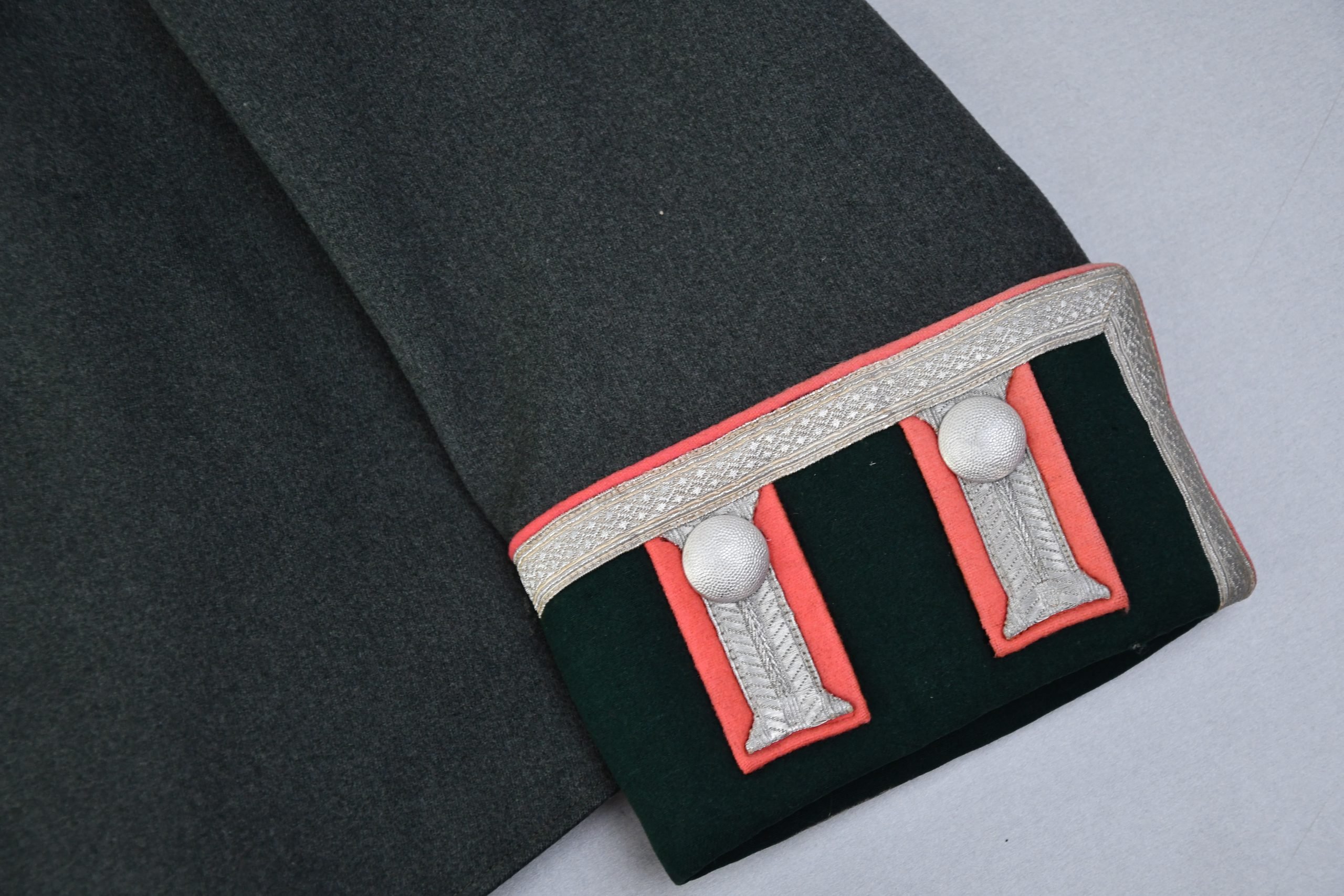 Army (Heer) parade dress uniform 'Waffenrock' for bandsman 'Musiker' Panzer-Regiment 8 — image 4