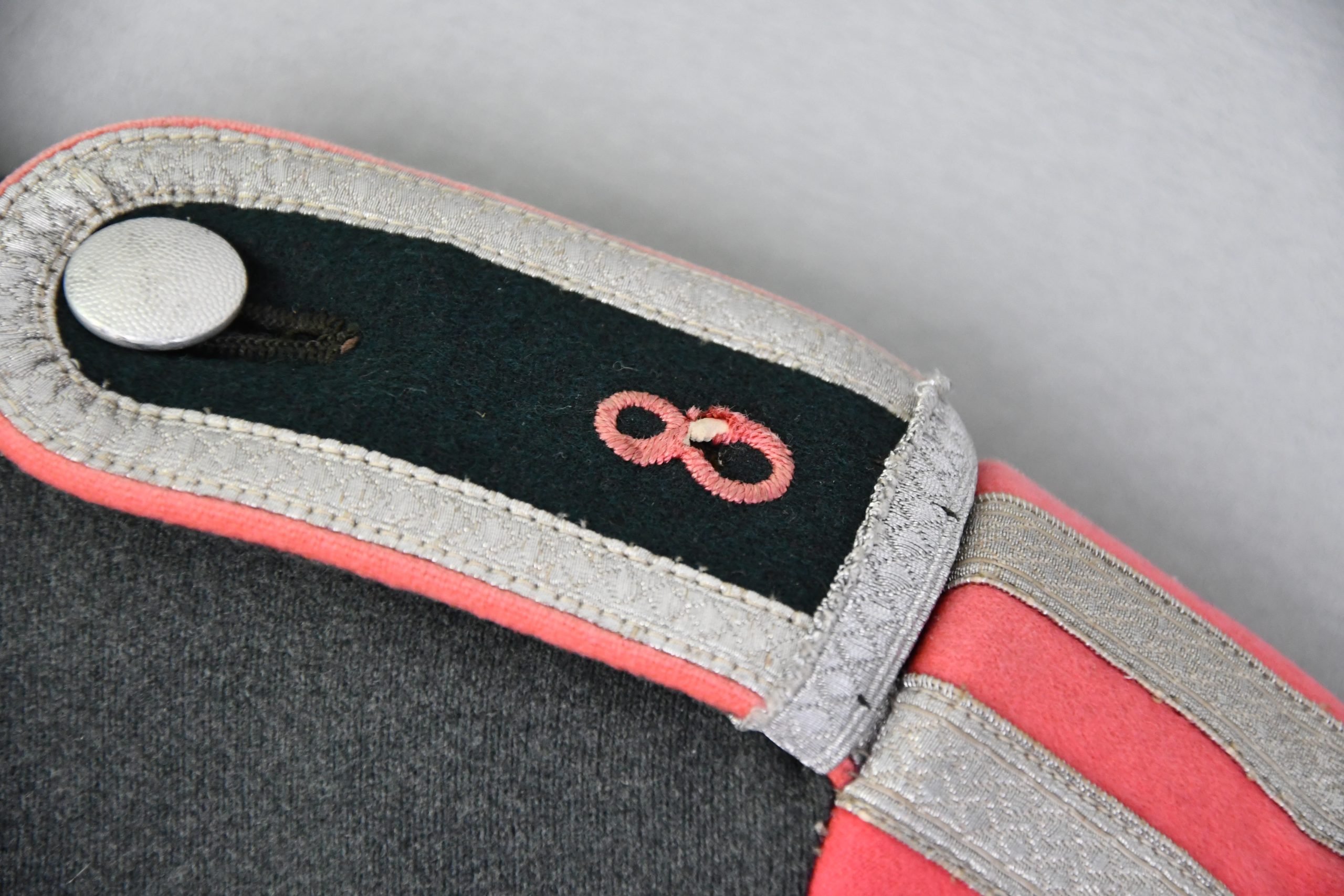 Army (Heer) parade dress uniform 'Waffenrock' for bandsman 'Musiker' Panzer-Regiment 8 — image 9