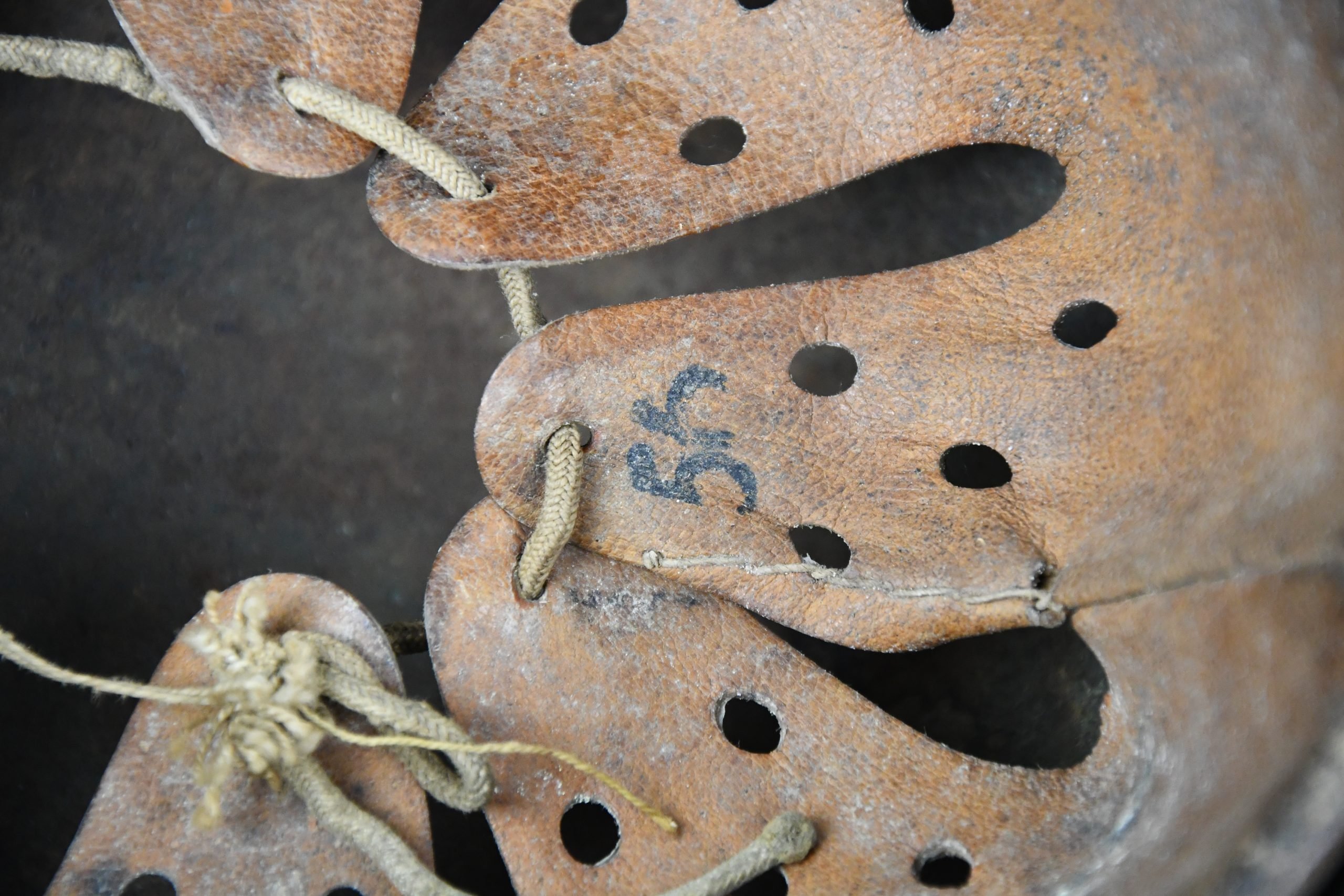 M40 army (Heer) 'Afrikakorps' tropical 'tan camouflage' steel helmet ET64 — image 10