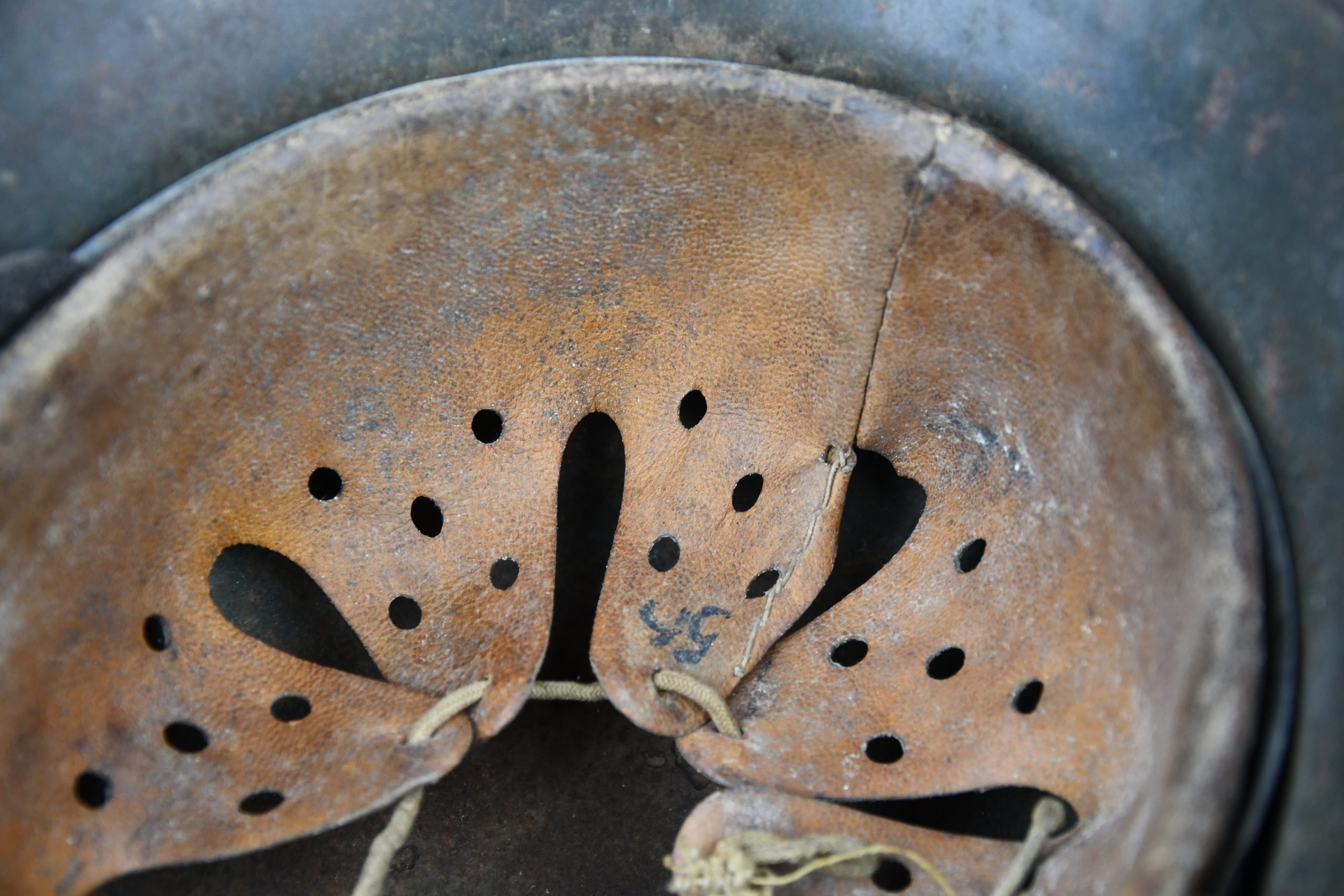 M40 army (Heer) 'Afrikakorps' tropical 'tan camouflage' steel helmet ET64 — image 18