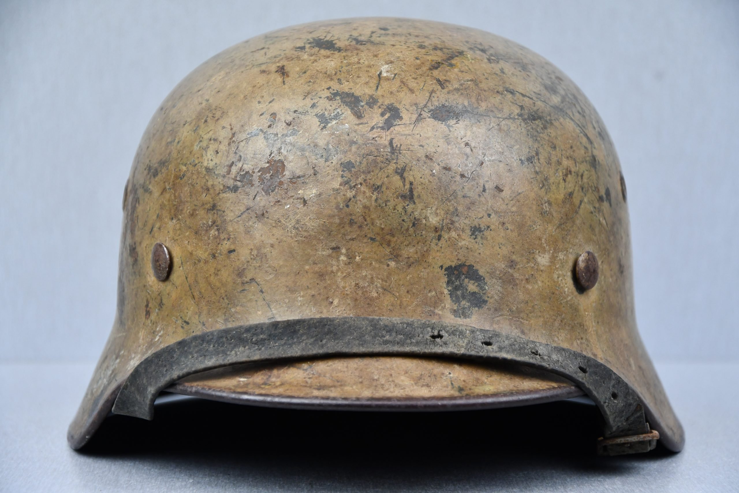 M40 army (Heer) 'Afrikakorps' tropical 'tan camouflage' steel helmet ET64 — image 3