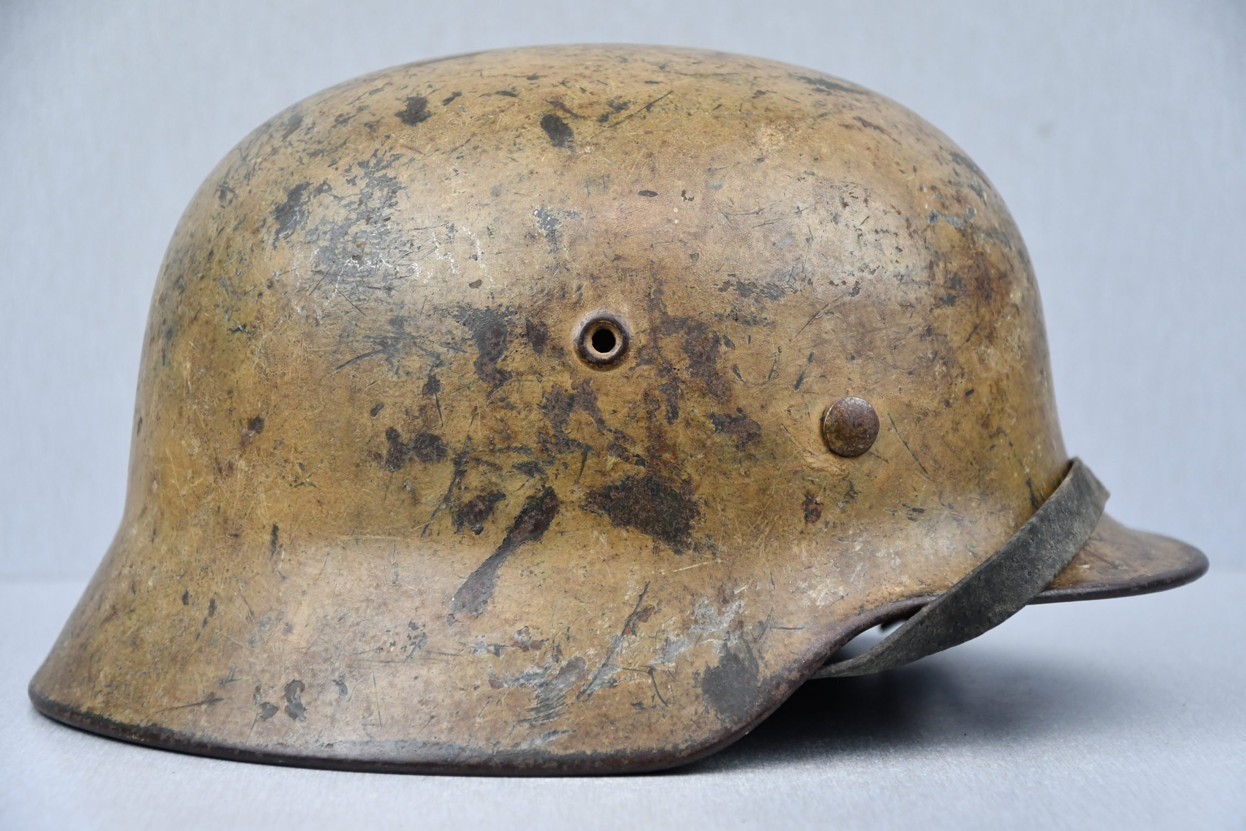 M40 army (Heer) 'Afrikakorps' tropical 'tan camouflage' steel helmet ET64 — image 4