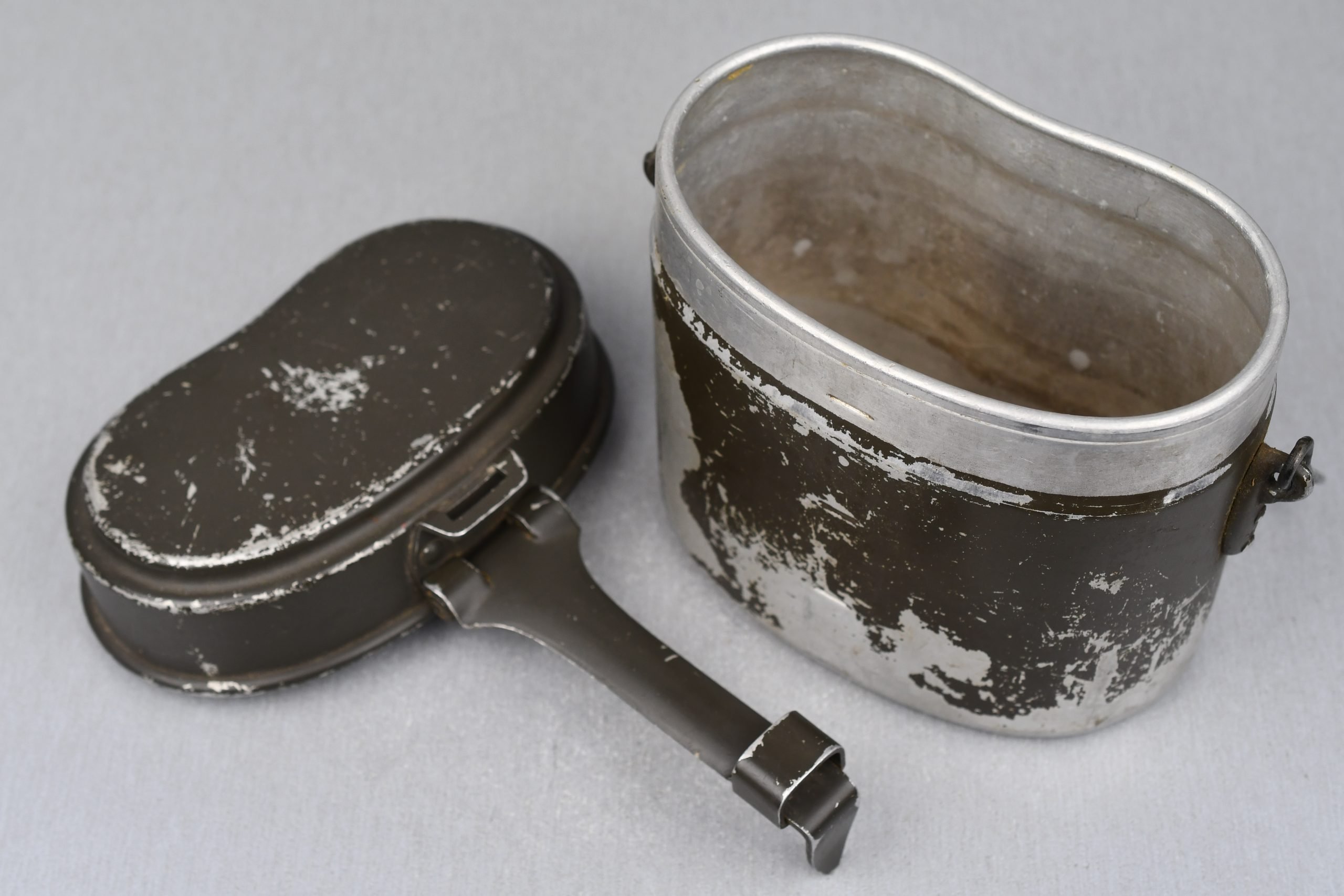 M31 Wehrmacht matching mess kit by C.&C.W. 1938 — image 6