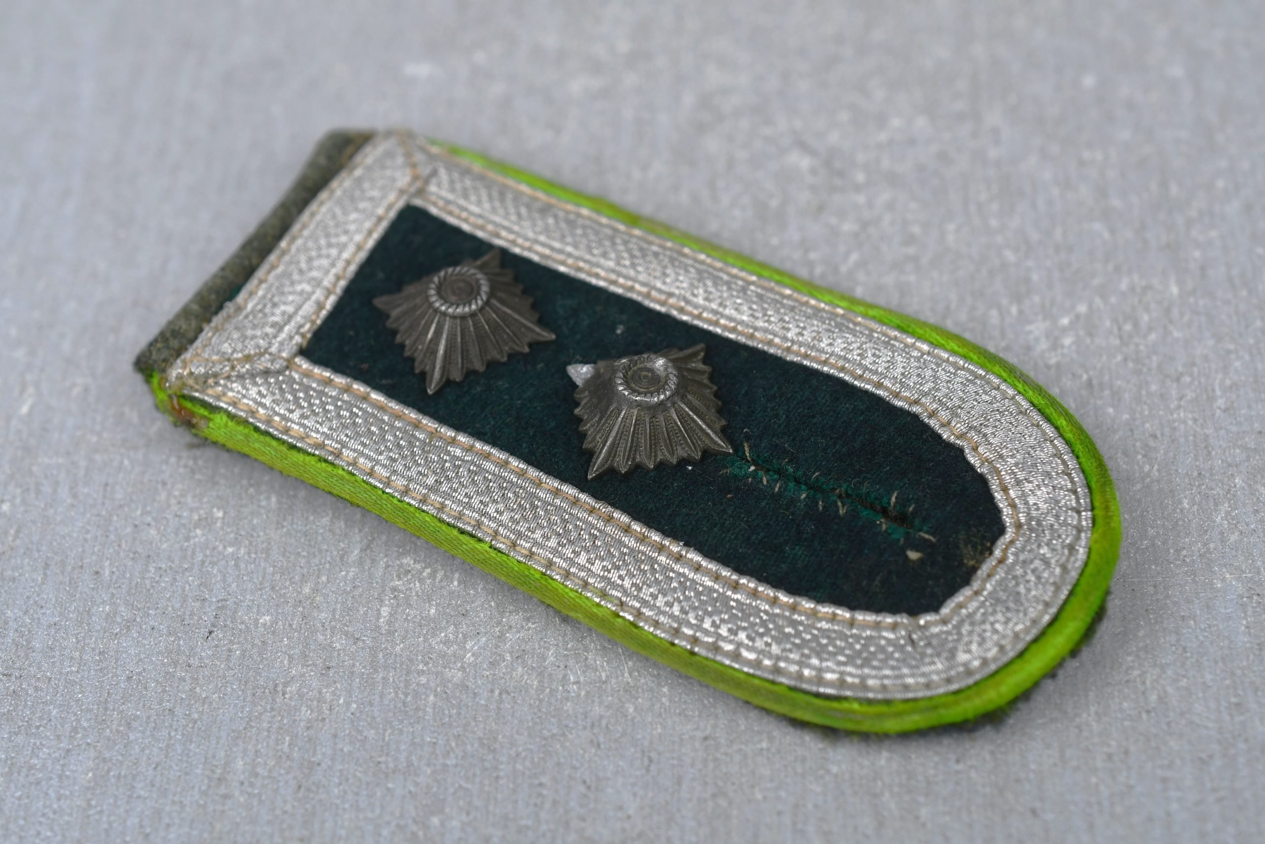 M36 army (Heer) NCO Panzergrenadier shoulder board for Oberfeldwebel