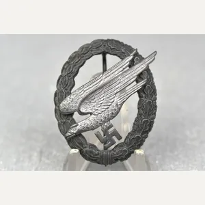 Luftwaffe paratrooper badge 'Fallschirmschützenabzeichen' by Assmann