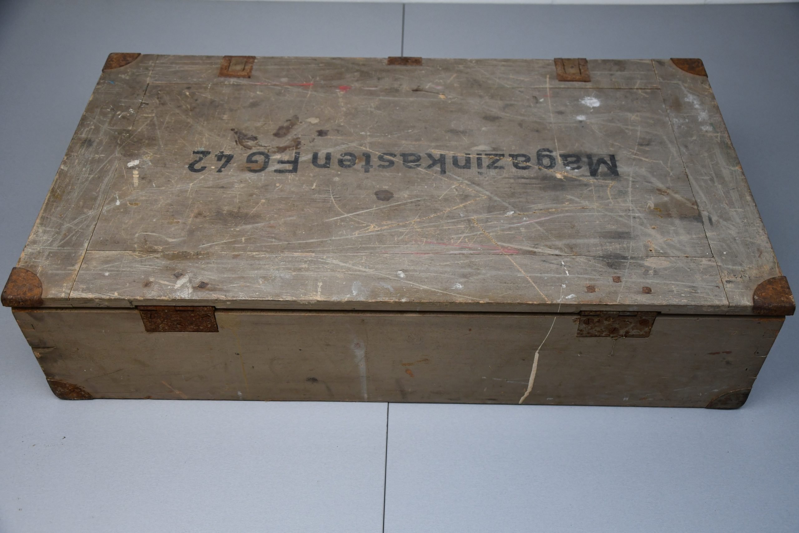 RARE FG42 'Fallschirmjägergewehr 42' ammunition crate — image 9