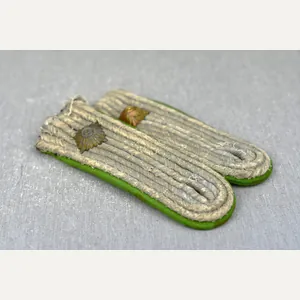 Army (Heer) 'Panzergrenadier' officer shoulder boards