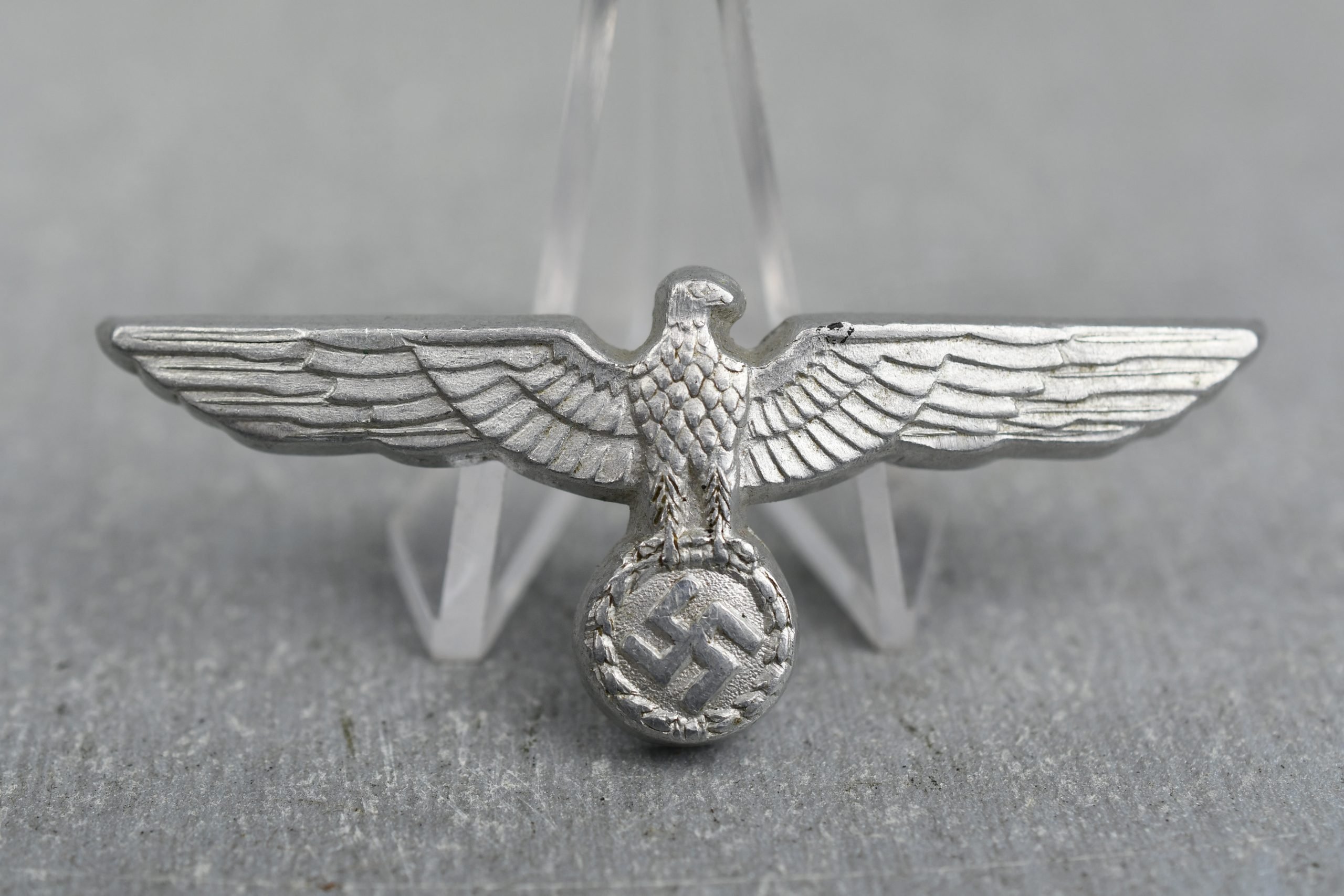 Aluminum army (Heer) visor cap eagle