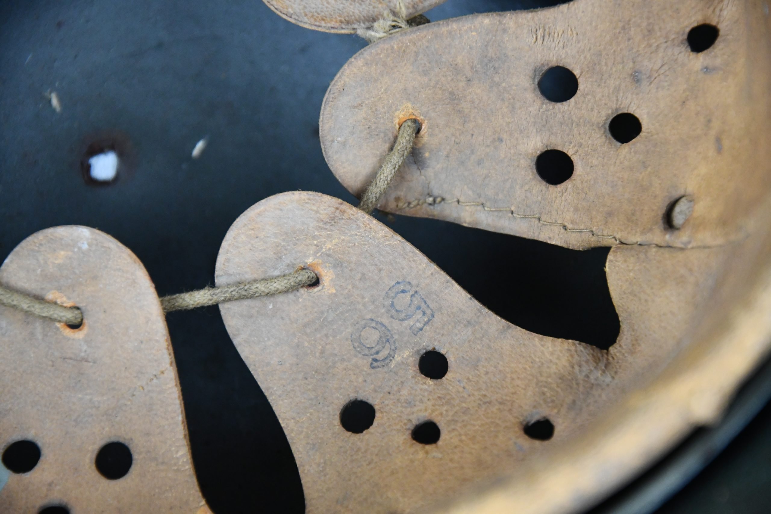 M40 Polizei double decal steel helmet SE64 — image 12