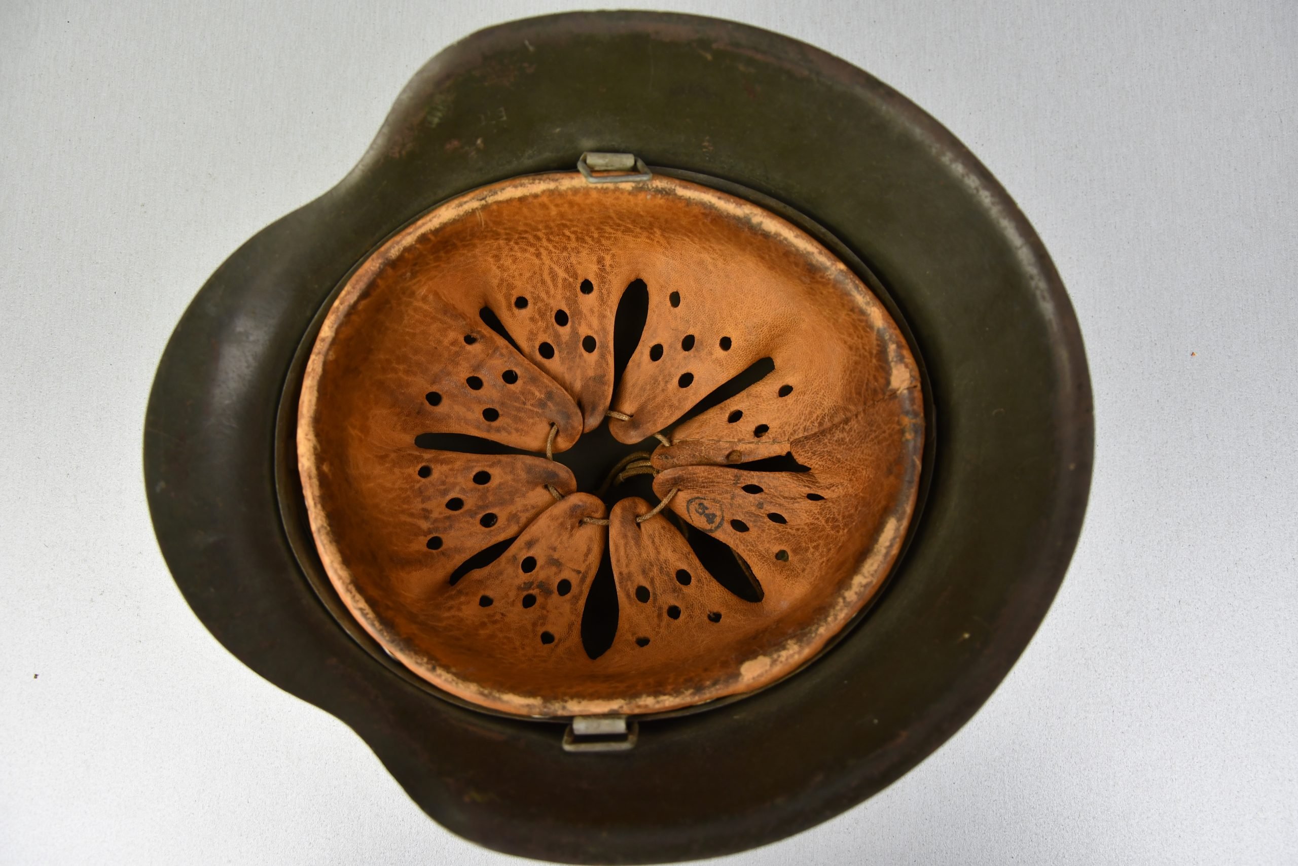 M42 army (Heer) single decal steel helmet ET62 — image 6