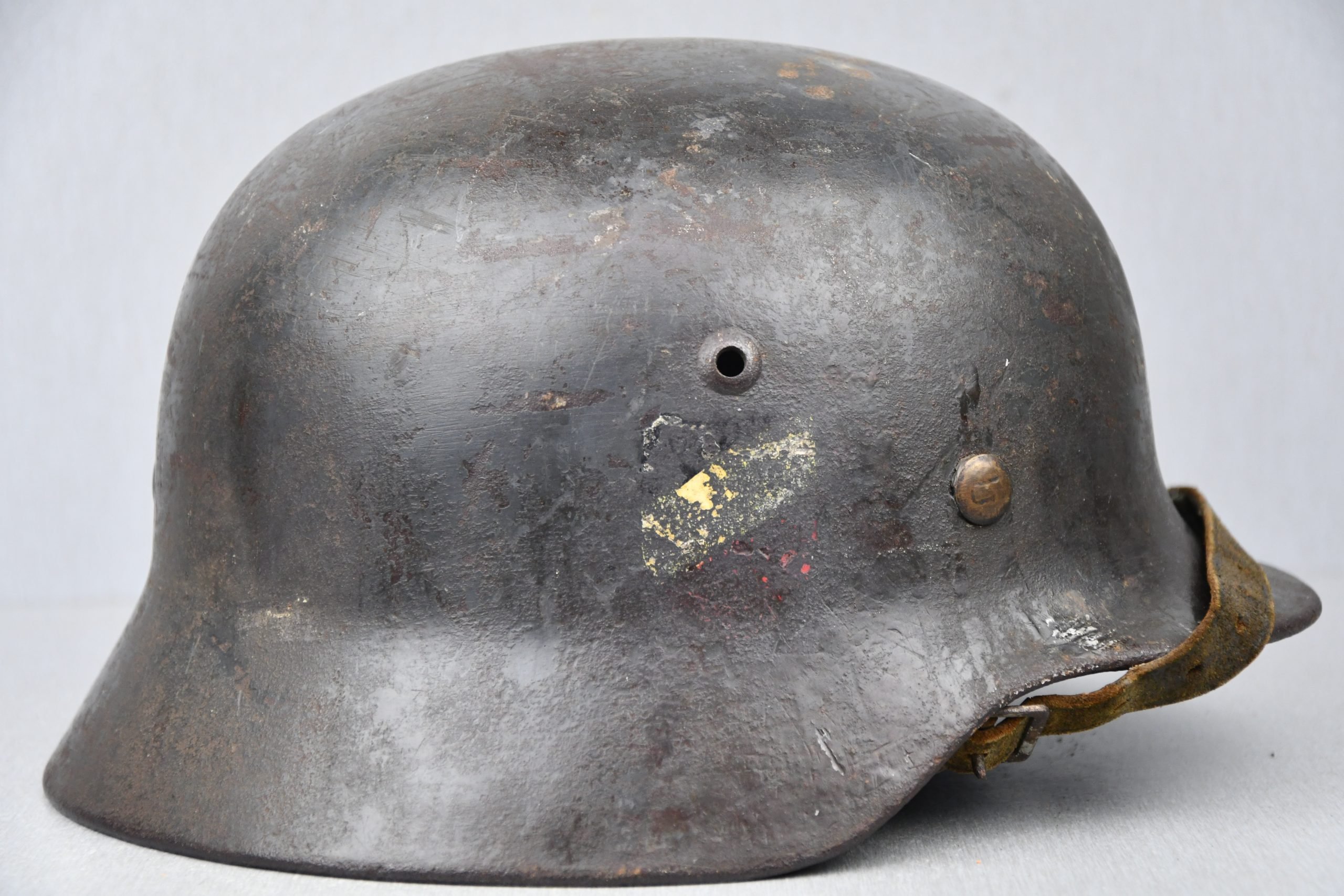 M35 Luftwaffe ex-double decal reissued steel helmet ET62 — image 3