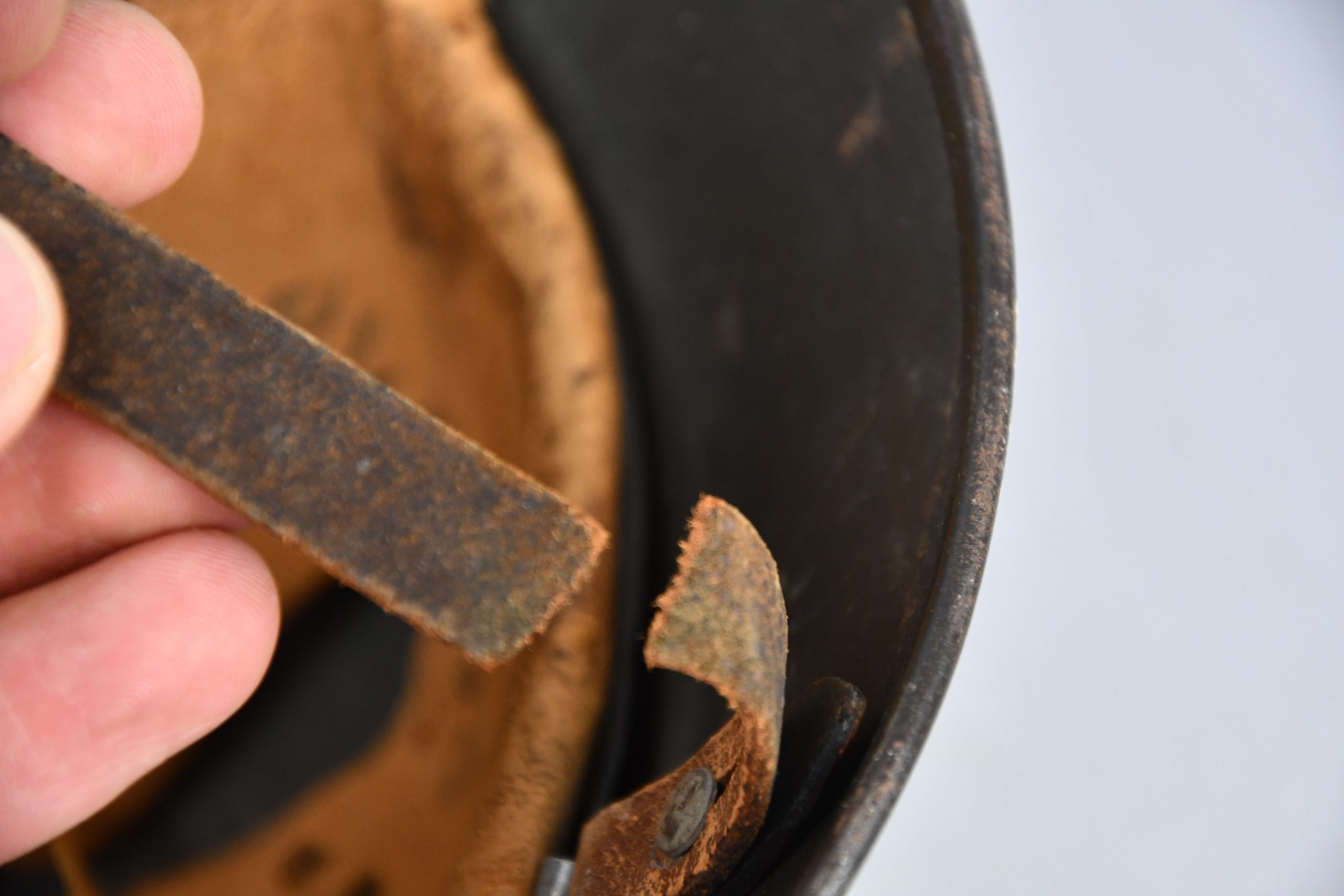 M40 army (Heer) single decal steel helmet EF64 named to Leutnant Potschke — image 10