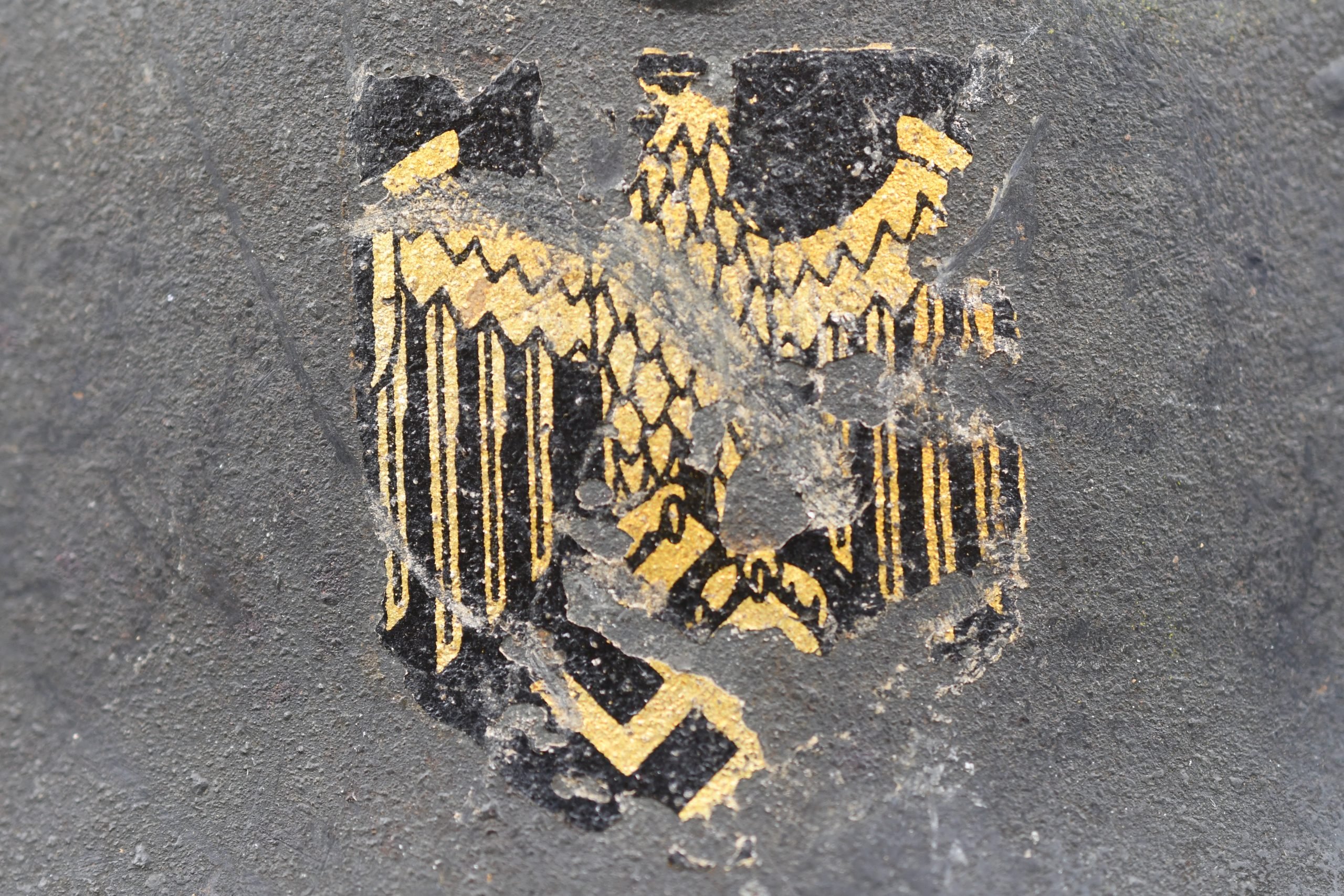 M40 army (Heer) single decal steel helmet EF64 named to Leutnant Potschke — image 2