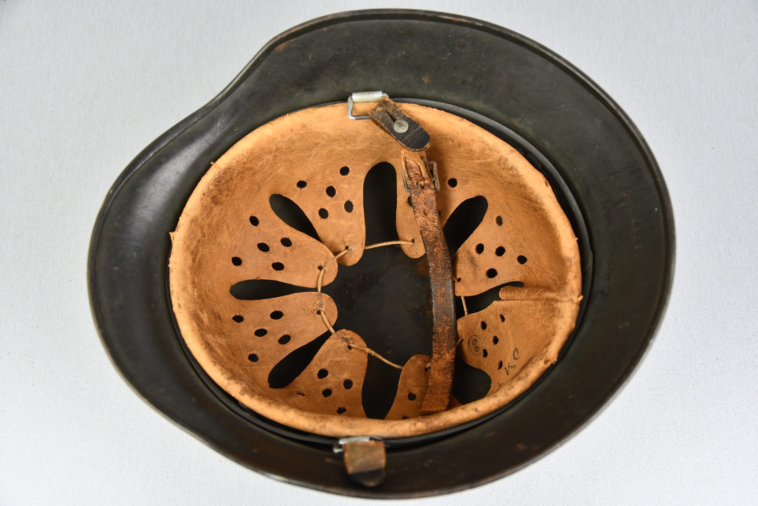 M40 army (Heer) single decal steel helmet EF64 named to Leutnant Potschke — image 7