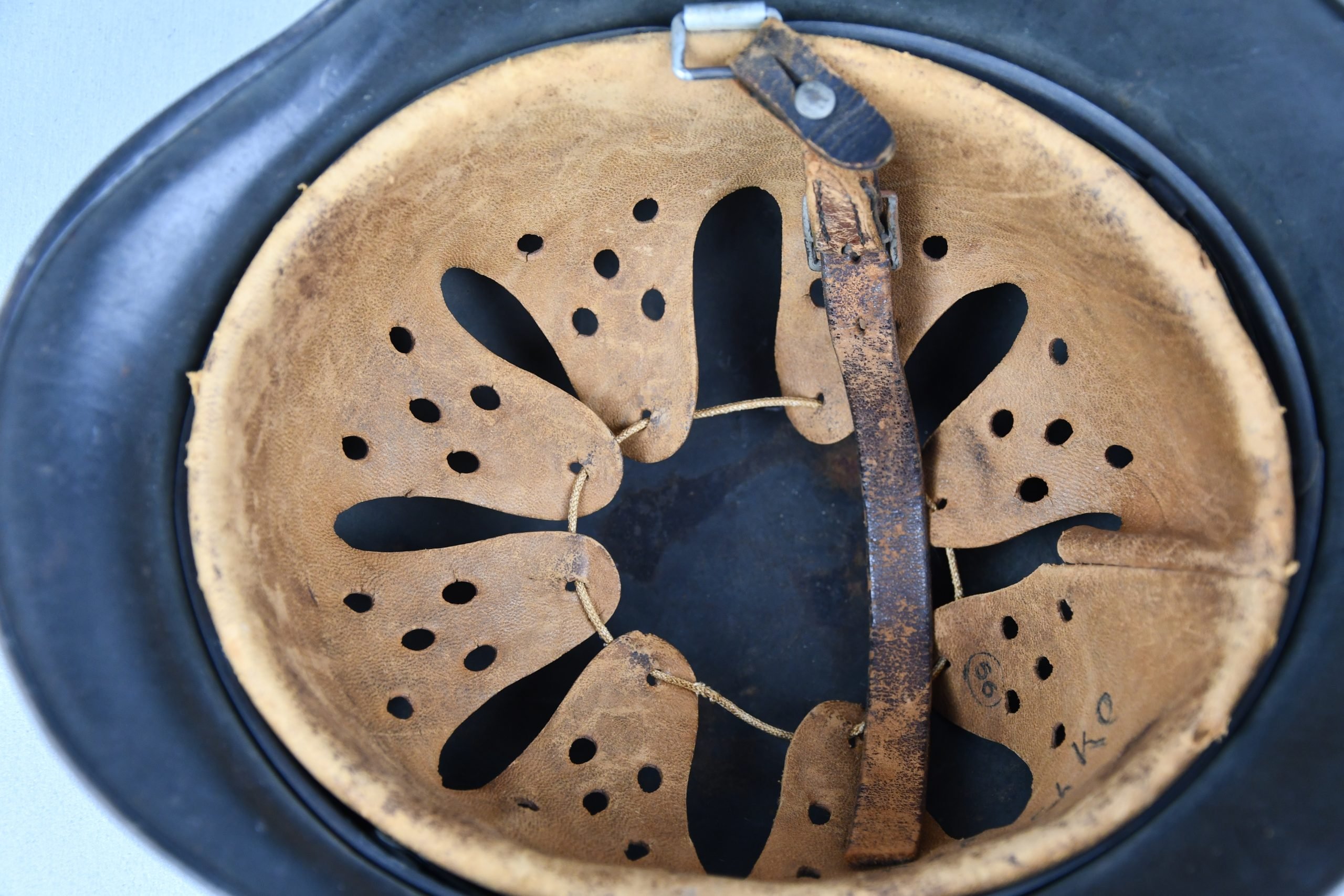 M40 army (Heer) single decal steel helmet EF64 named to Leutnant Potschke — image 8