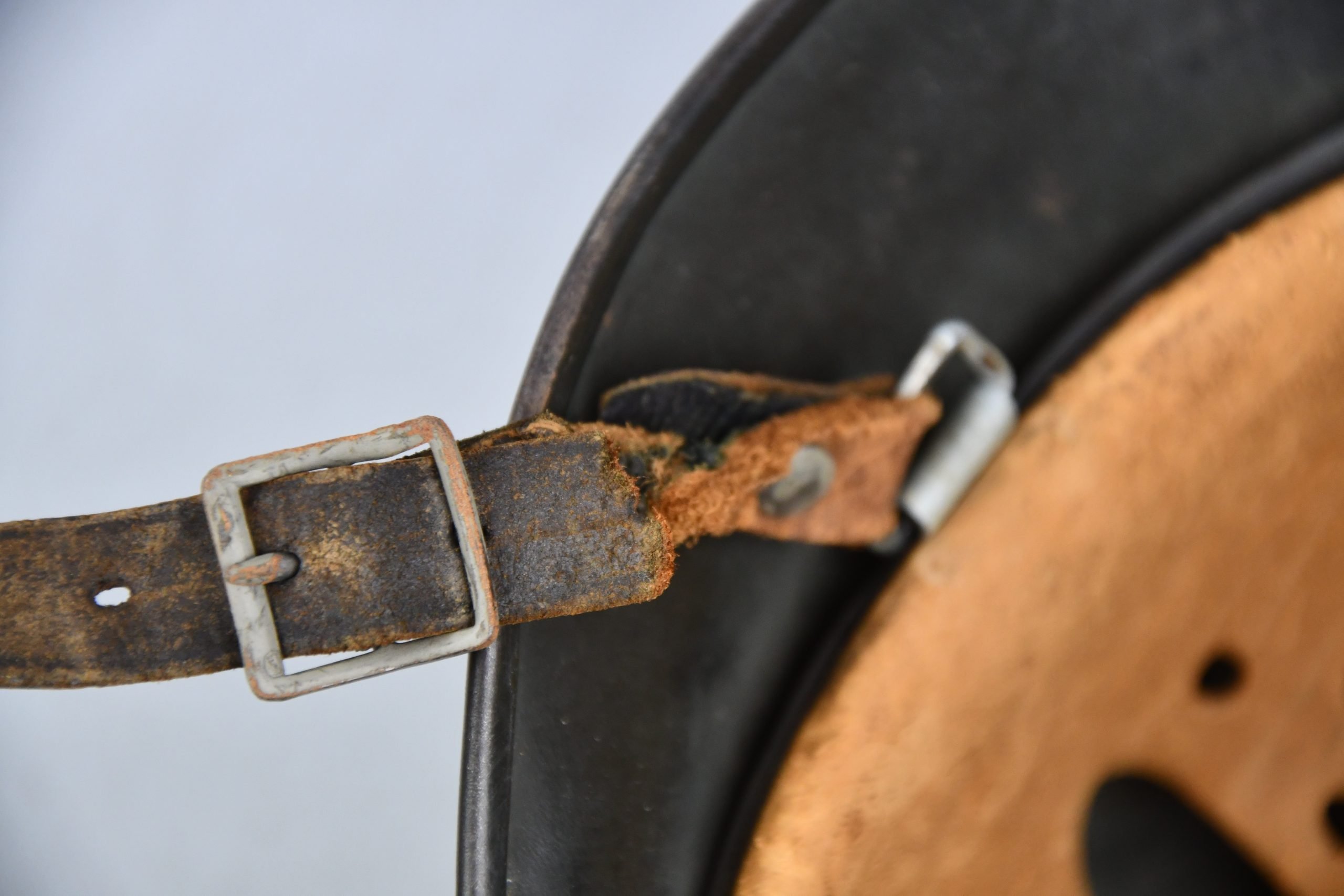 M40 army (Heer) single decal steel helmet EF64 named to Leutnant Potschke — image 9