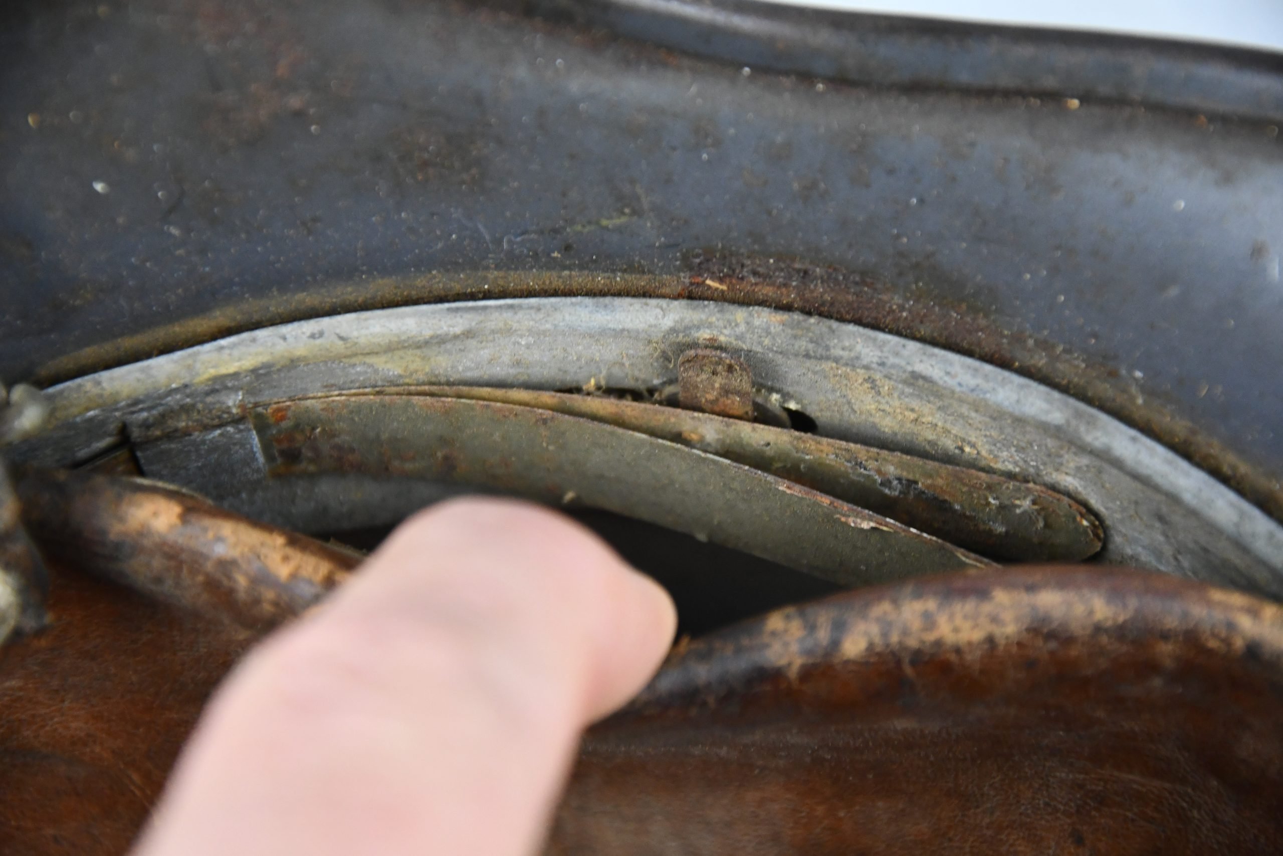 M40 Luftwaffe single decal steel helmet Q64 — image 15