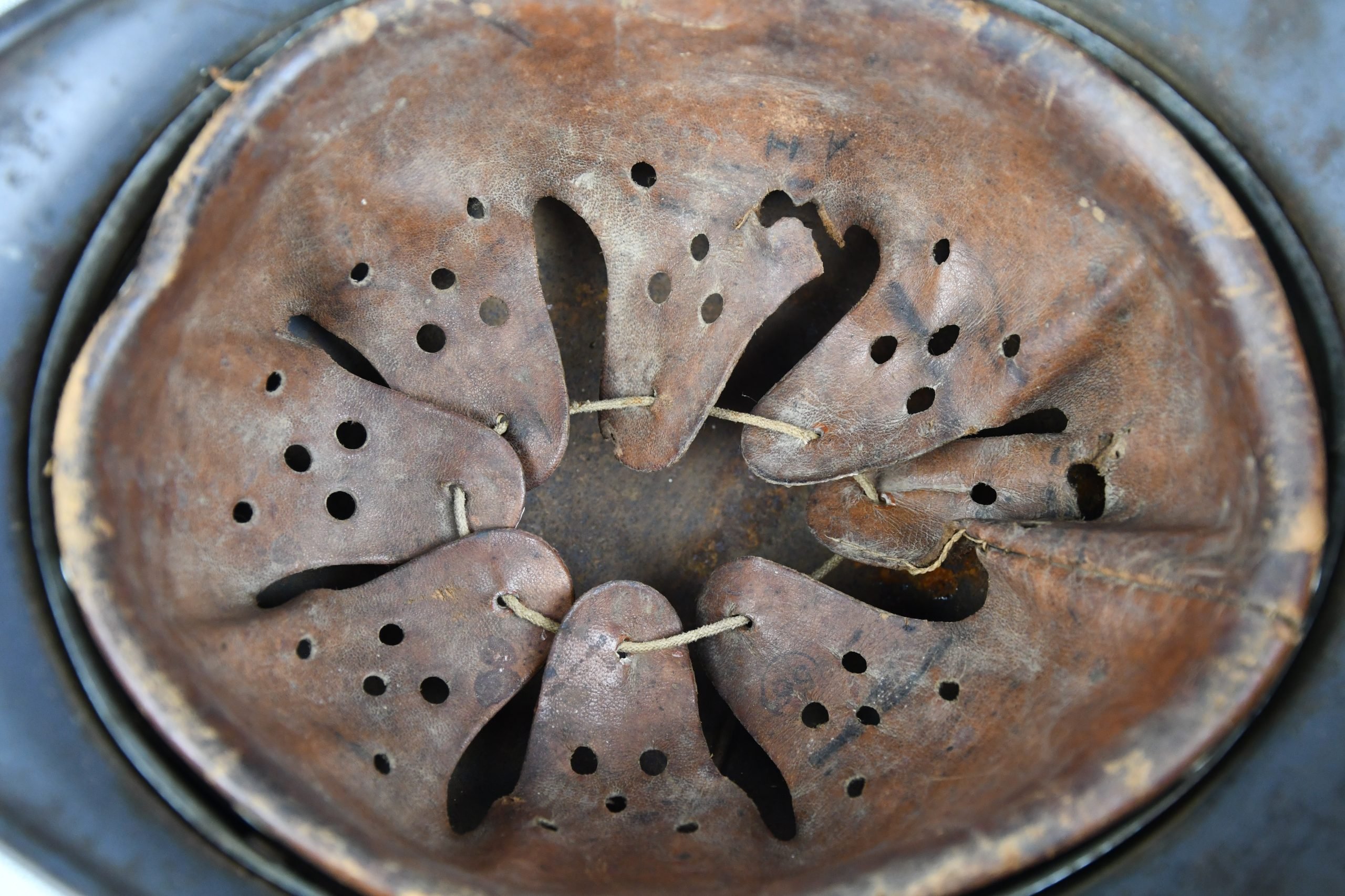 M40 Luftwaffe single decal steel helmet Q64 — image 9