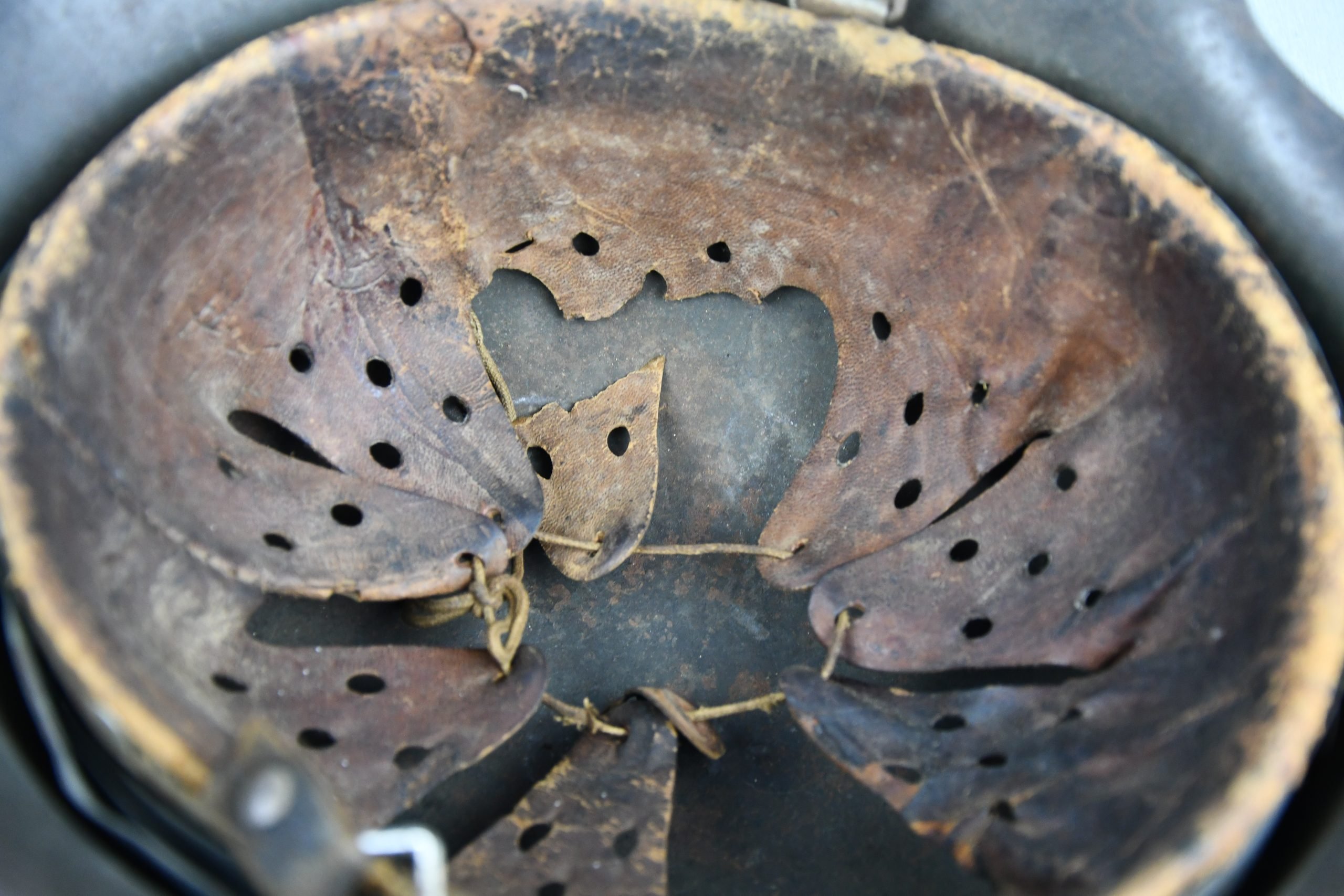 M42 army (Heer) single decal steel helmet ckl68 — image 10