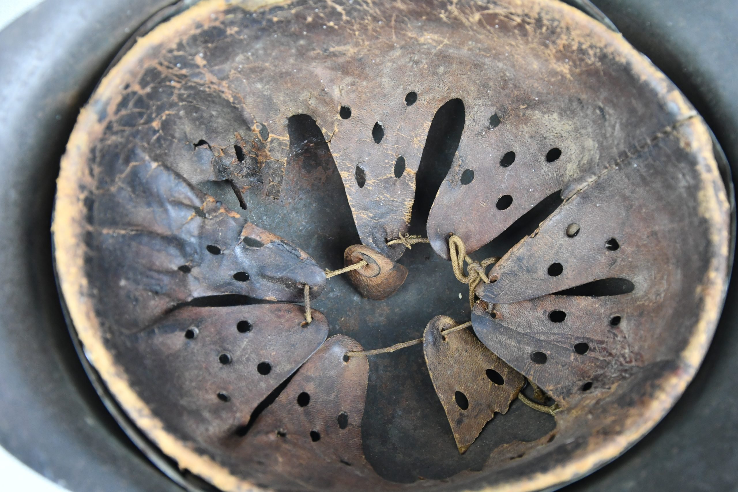 M42 army (Heer) single decal steel helmet ckl68 — image 8