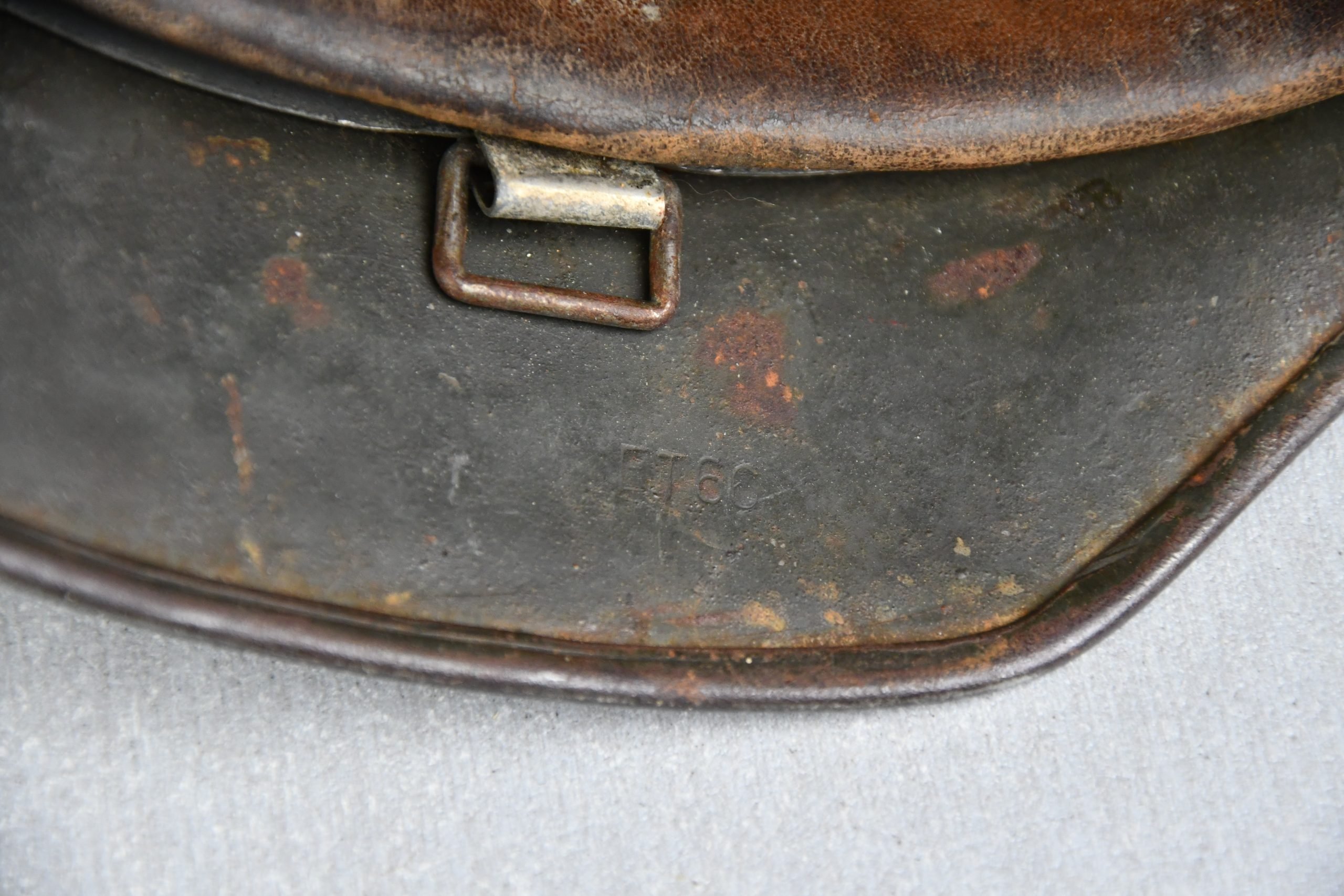 M40 army (Heer) reissued single decal steel helmet ET64 — image 10