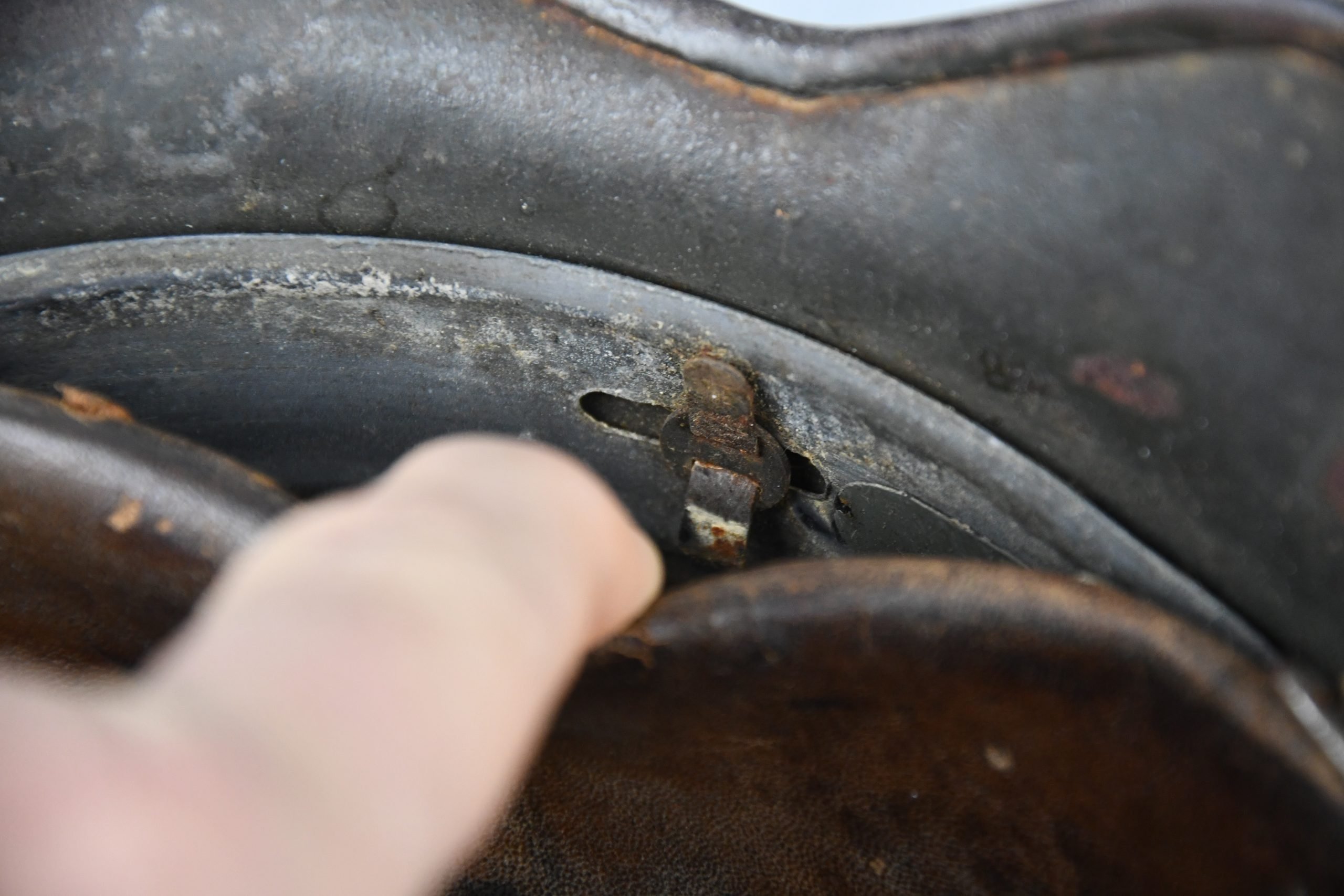 M40 army (Heer) reissued single decal steel helmet ET64 — image 13