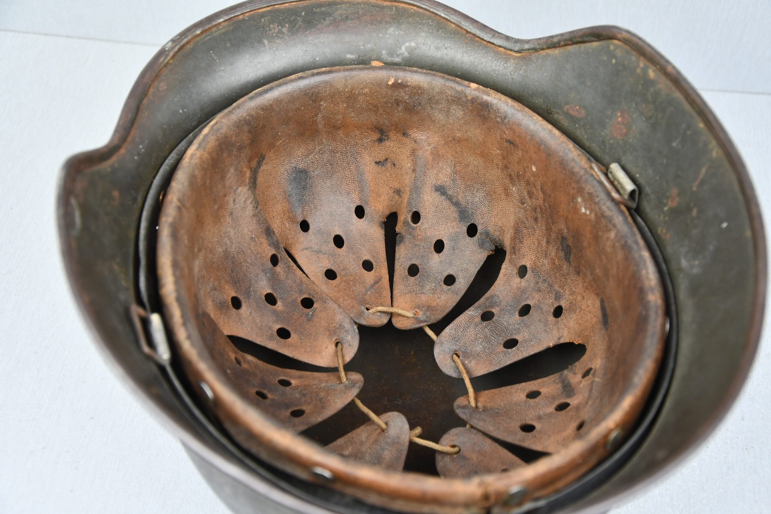 M40 army (Heer) reissued single decal steel helmet ET64 — image 17