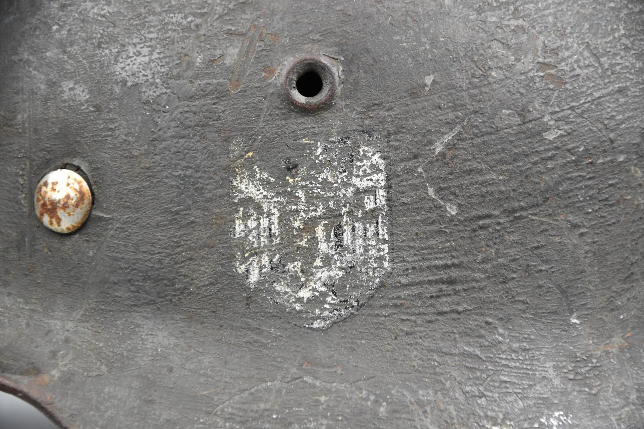 M40 army (Heer) reissued single decal steel helmet ET64 — image 2