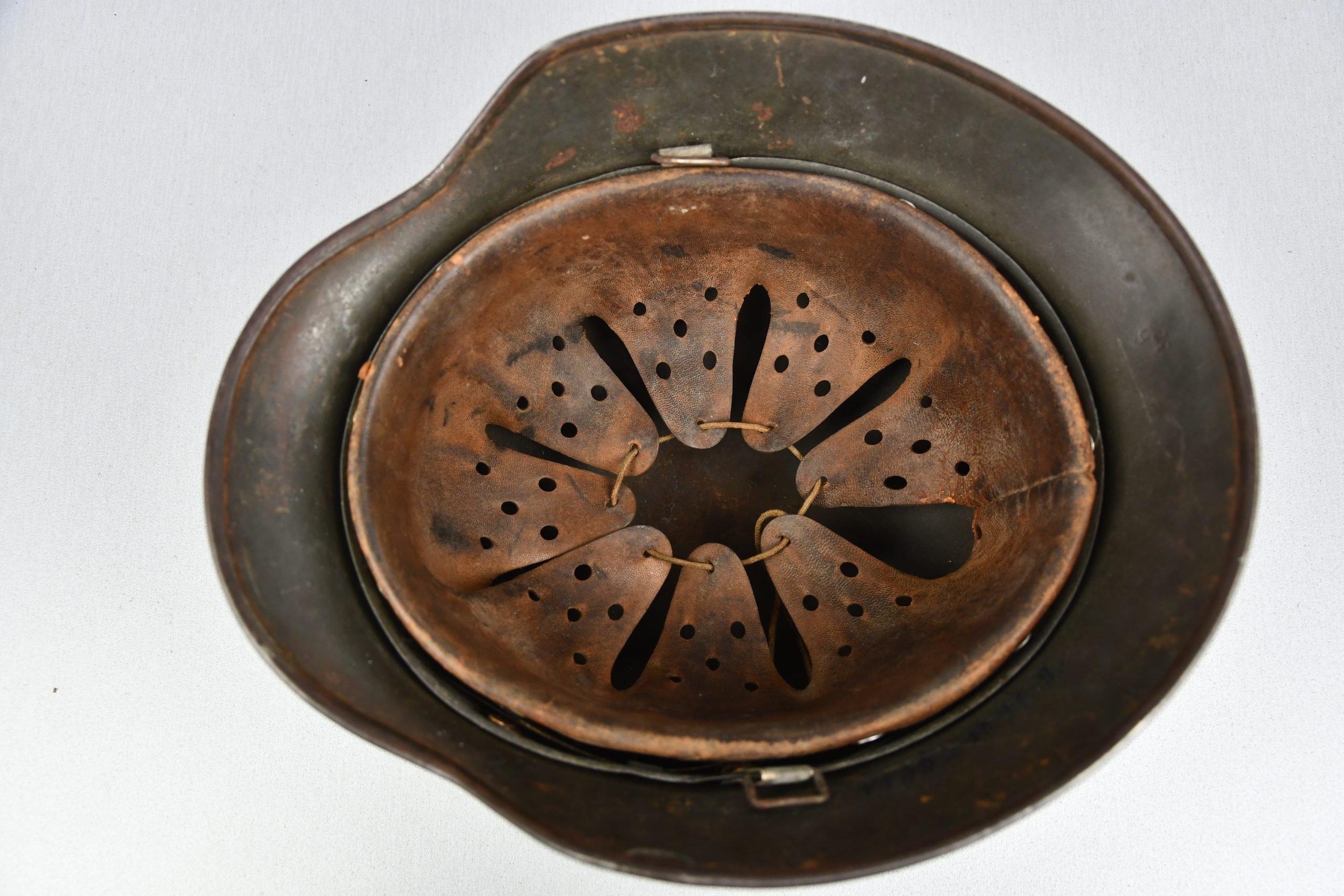 M40 army (Heer) reissued single decal steel helmet ET64 — image 8