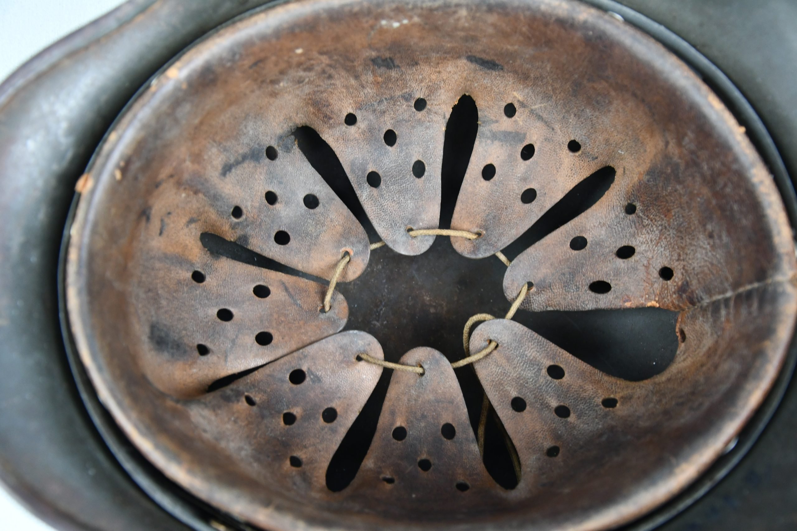 M40 army (Heer) reissued single decal steel helmet ET64 — image 9