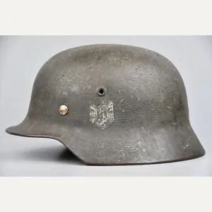 M40 army (Heer) reissued single decal steel helmet ET64