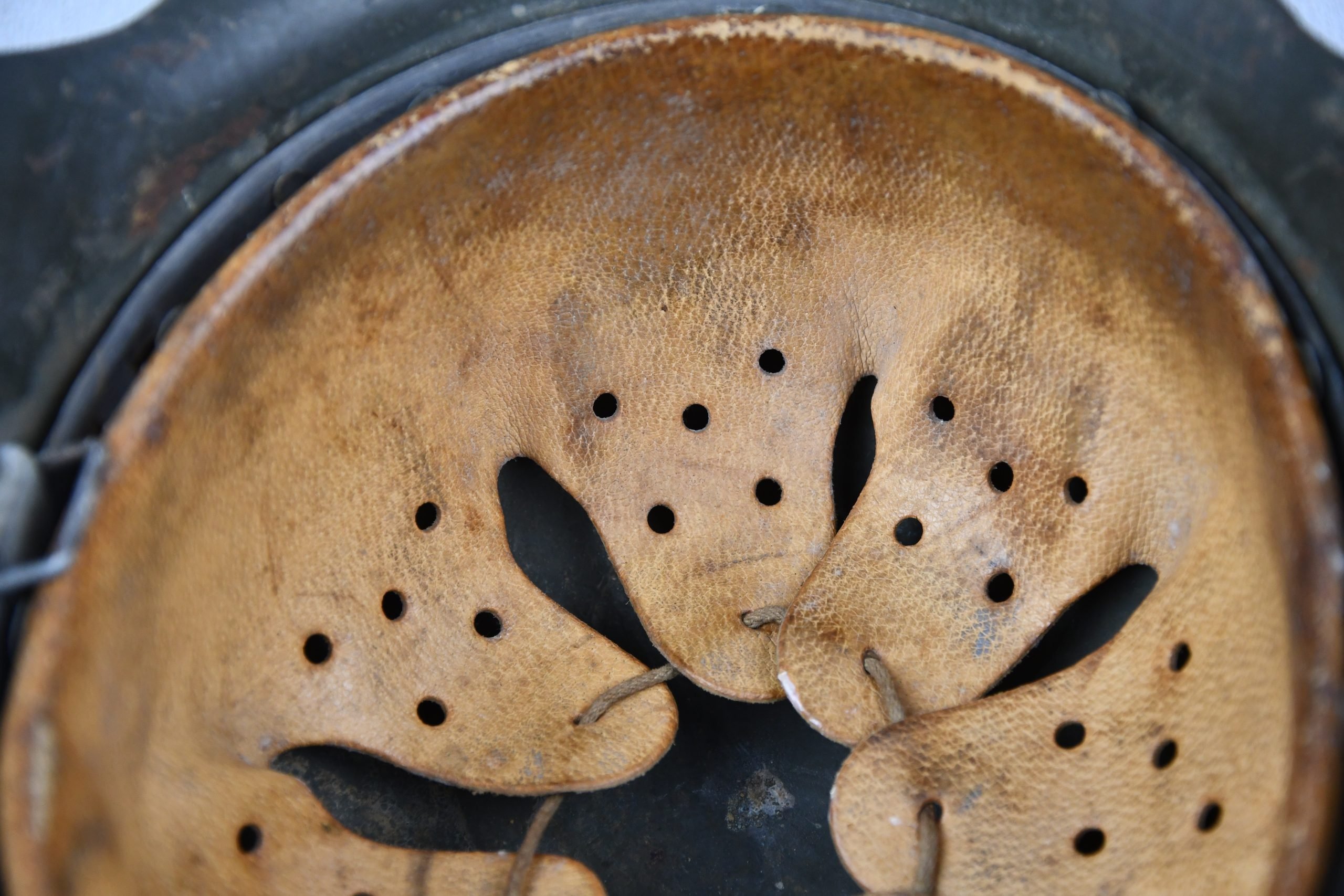 M42 army (Heer) single decal steel helmet ET62 — image 12