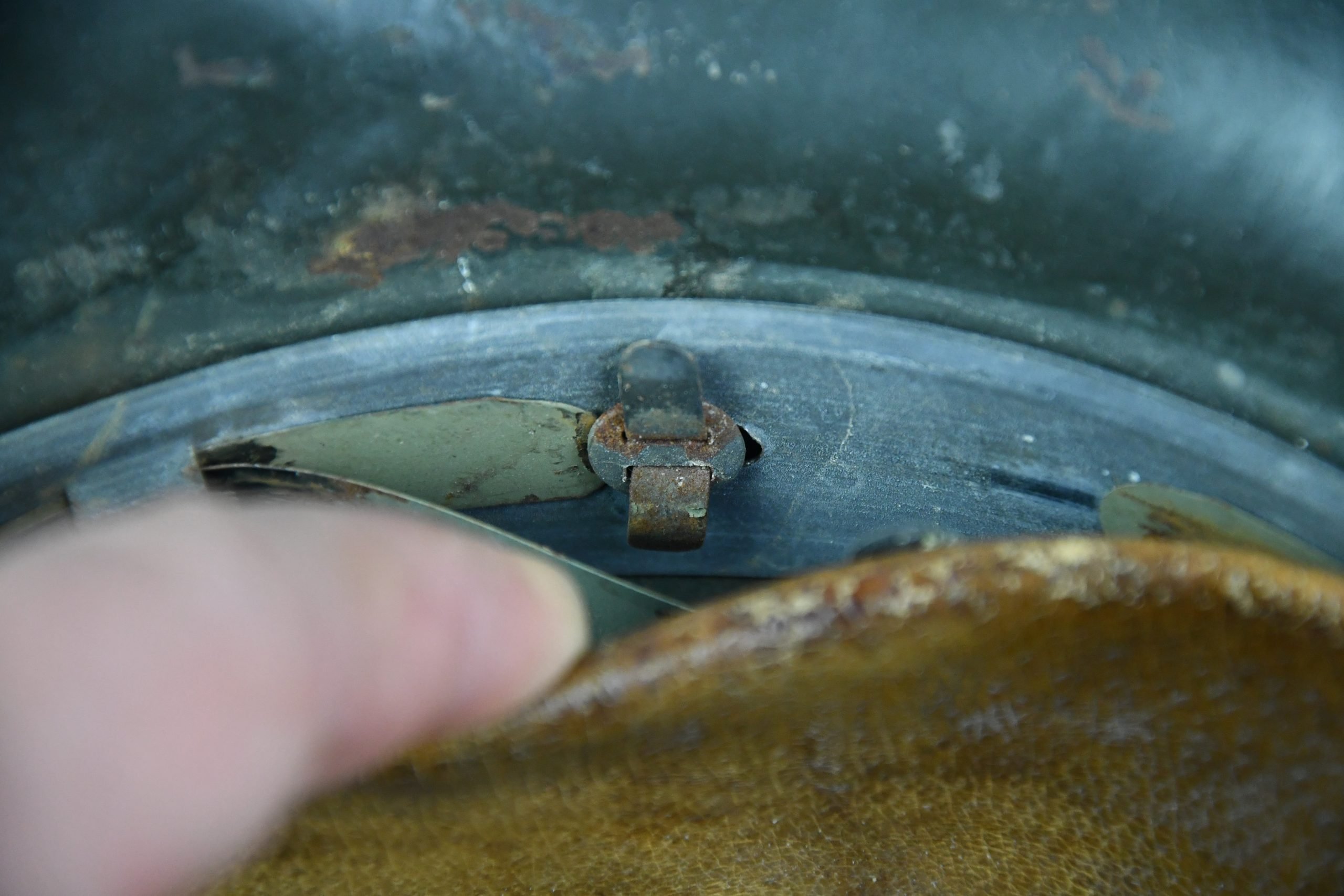 M42 army (Heer) single decal steel helmet ET62 — image 14