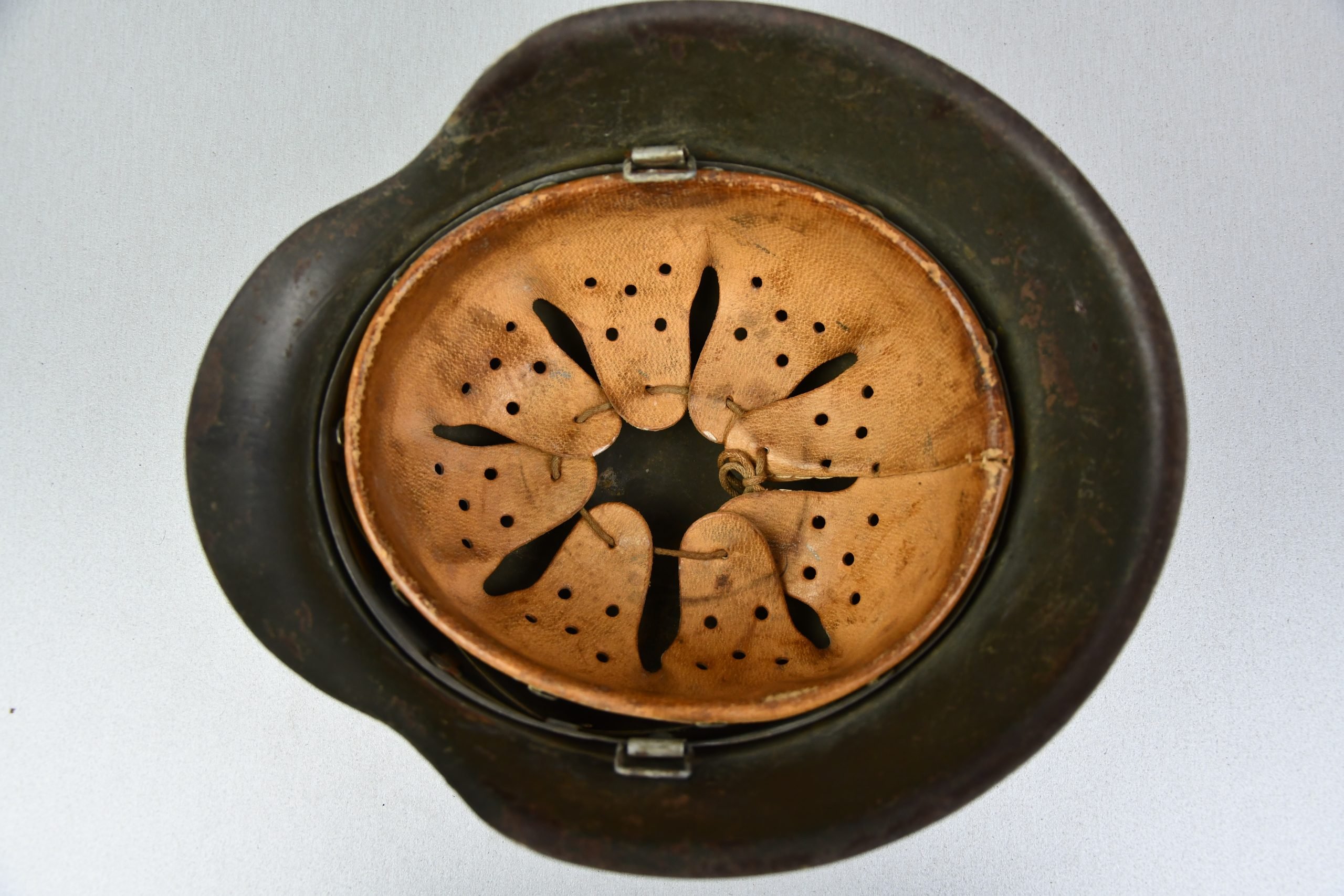 M42 army (Heer) single decal steel helmet ET62 — image 7