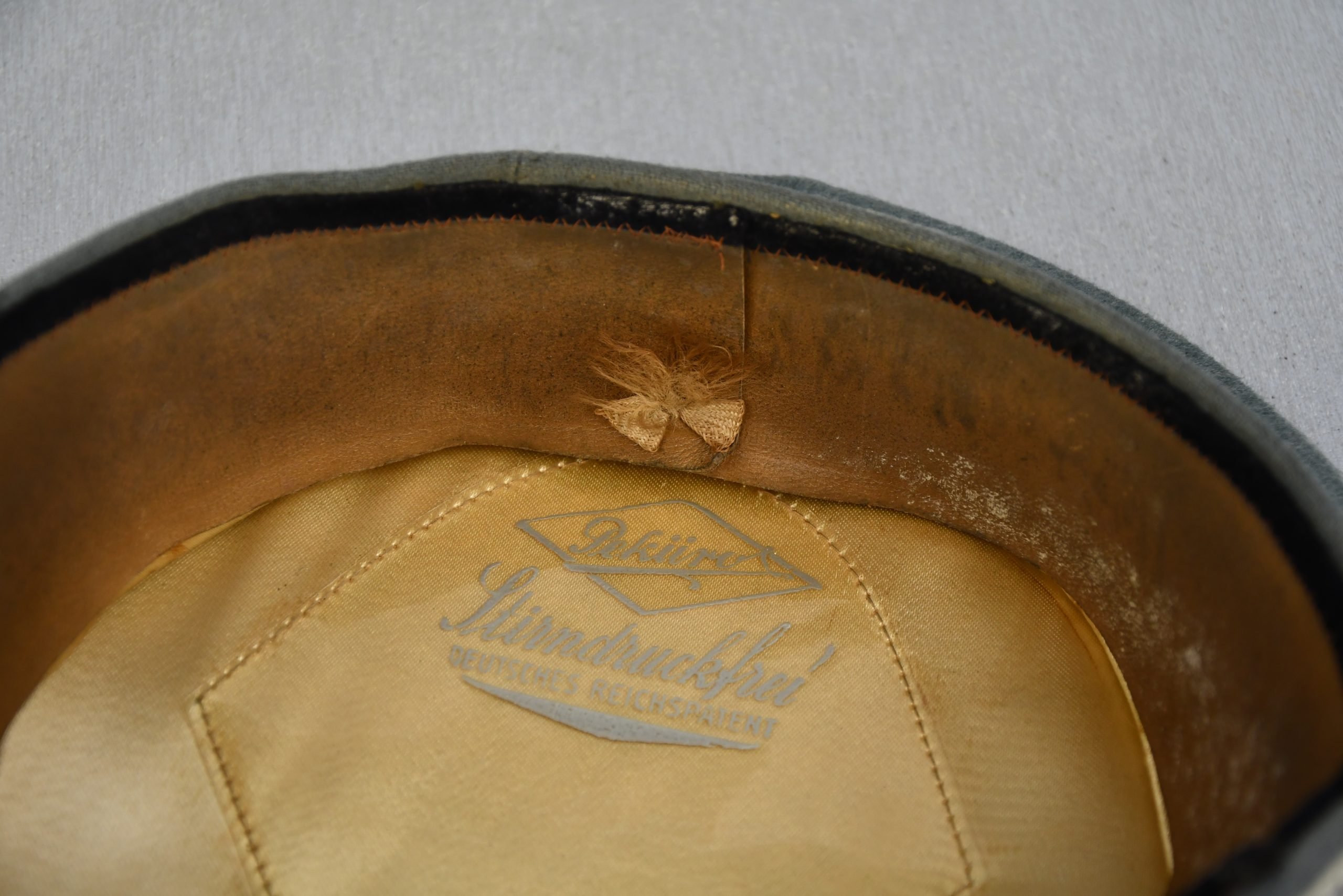 Army (Heer) officer infantry visor cap 'Schirmmütze' by Peküro Lt. Bantleon Inf.Rgt 59 — image 11
