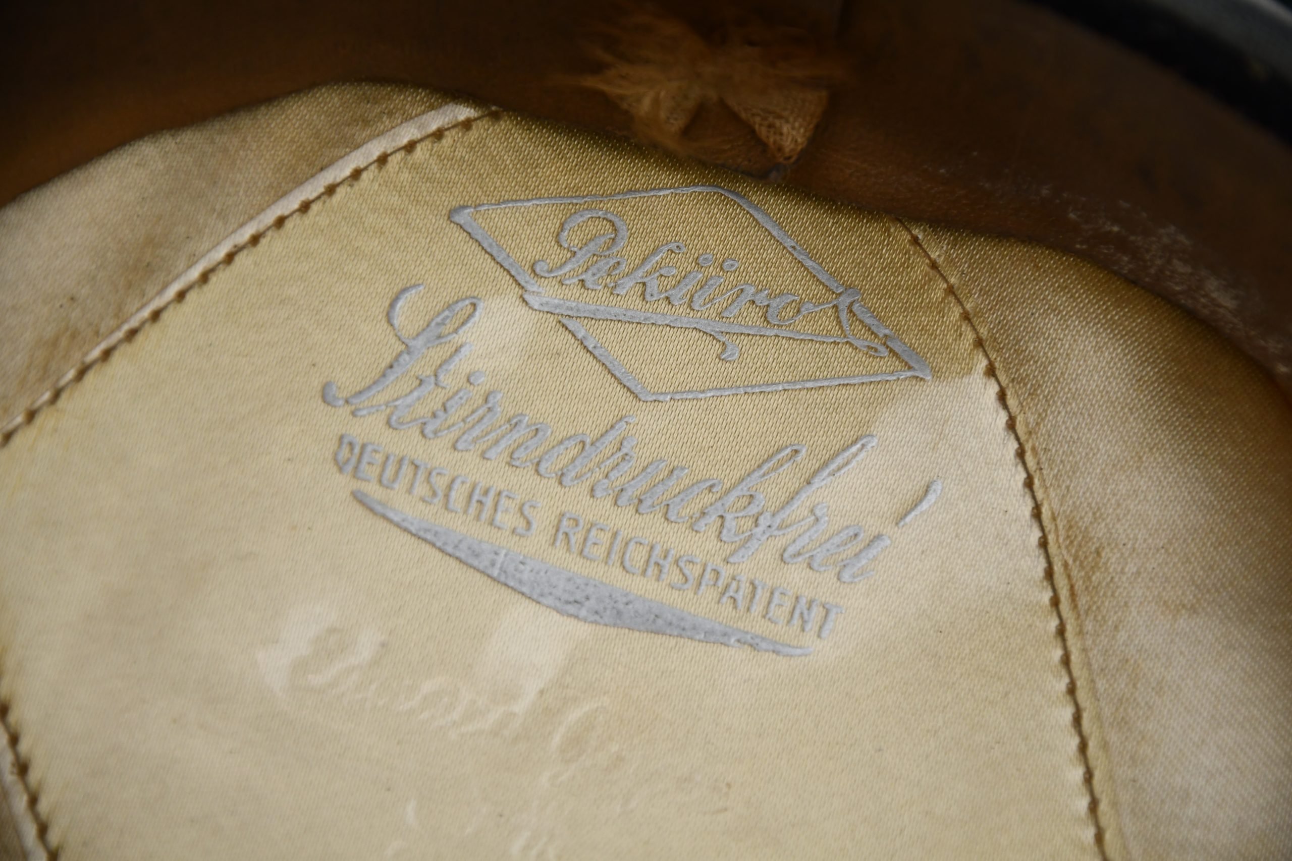 Army (Heer) officer infantry visor cap 'Schirmmütze' by Peküro Lt. Bantleon Inf.Rgt 59 — image 12