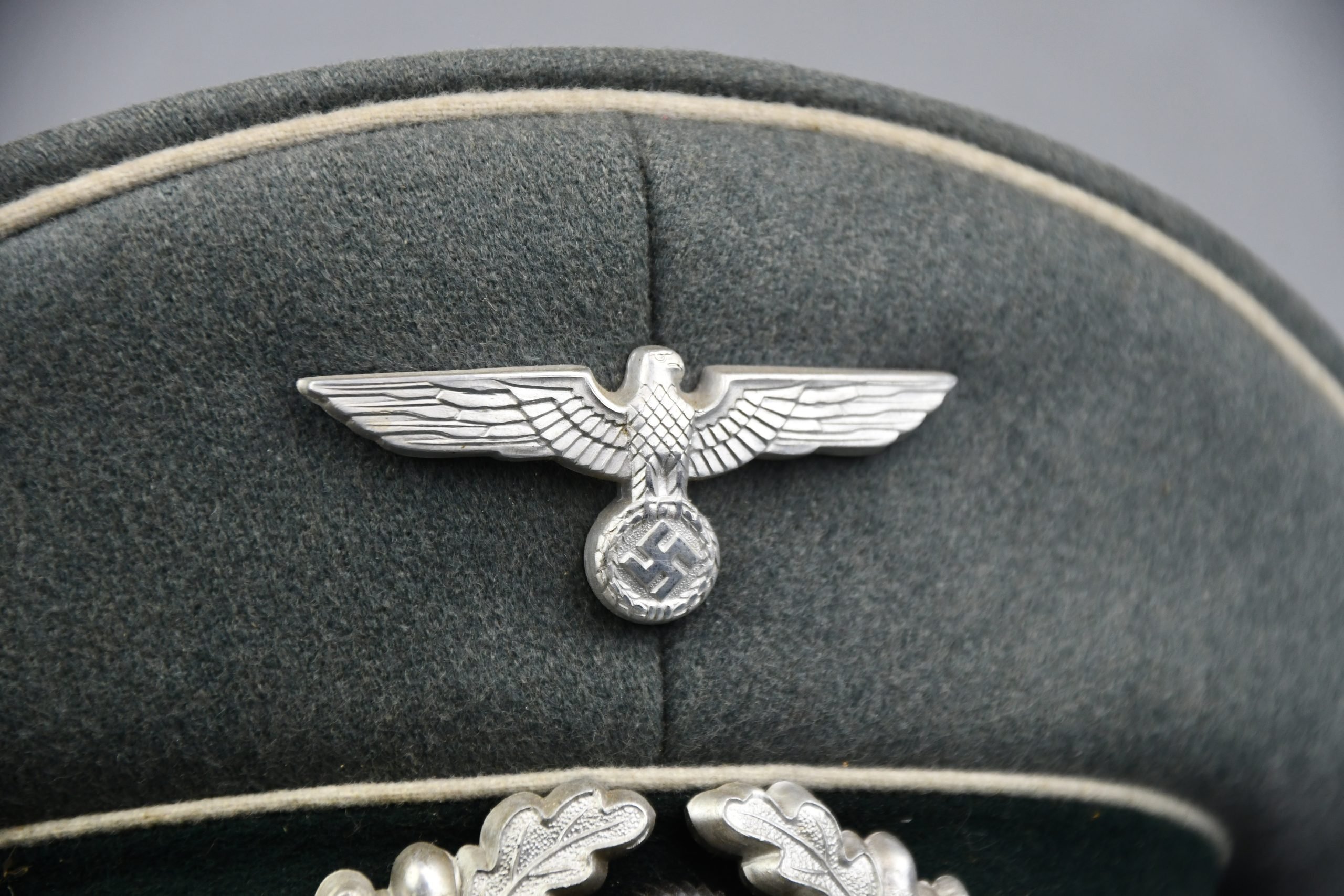 Army (Heer) officer infantry visor cap 'Schirmmütze' by Peküro Lt. Bantleon Inf.Rgt 59 — image 7