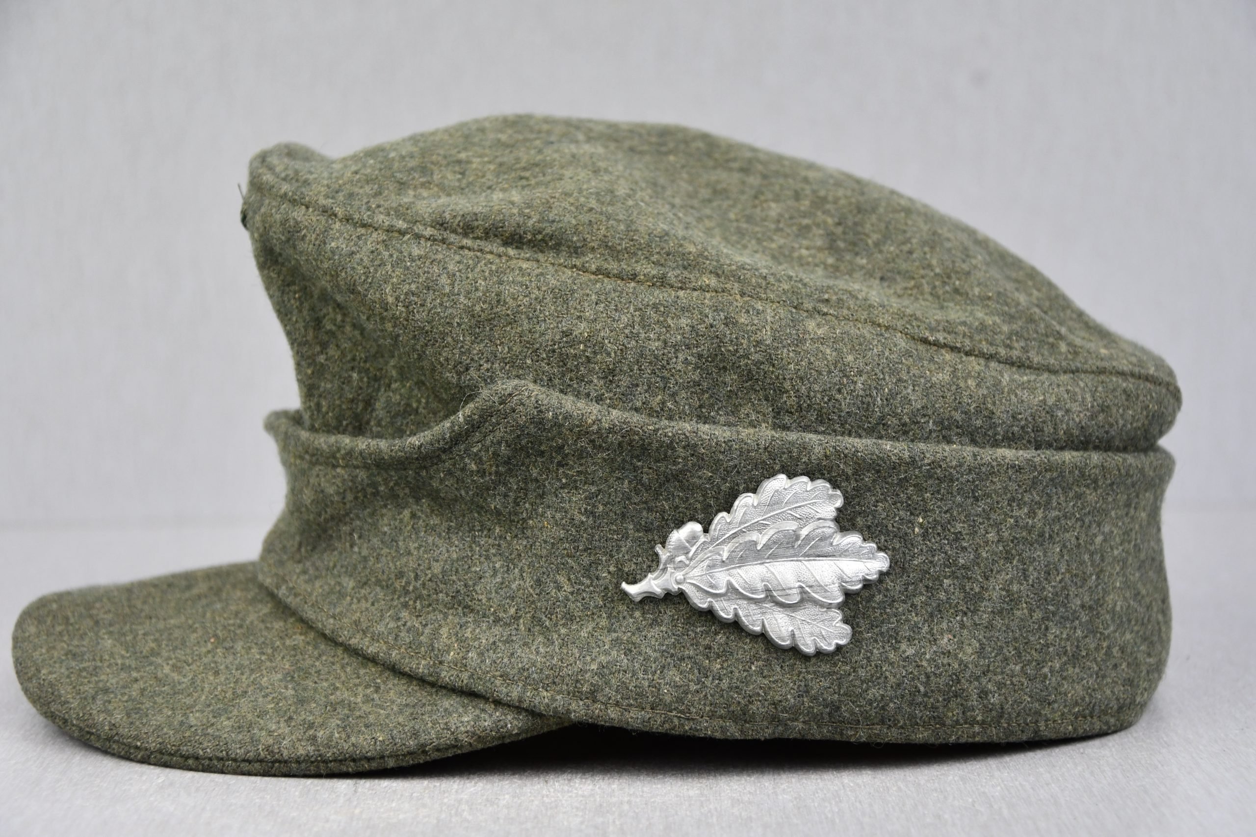 M43 army (Heer) field cap 'Einheitsfeldmütze'for Jäger with stacked insignia — image 3